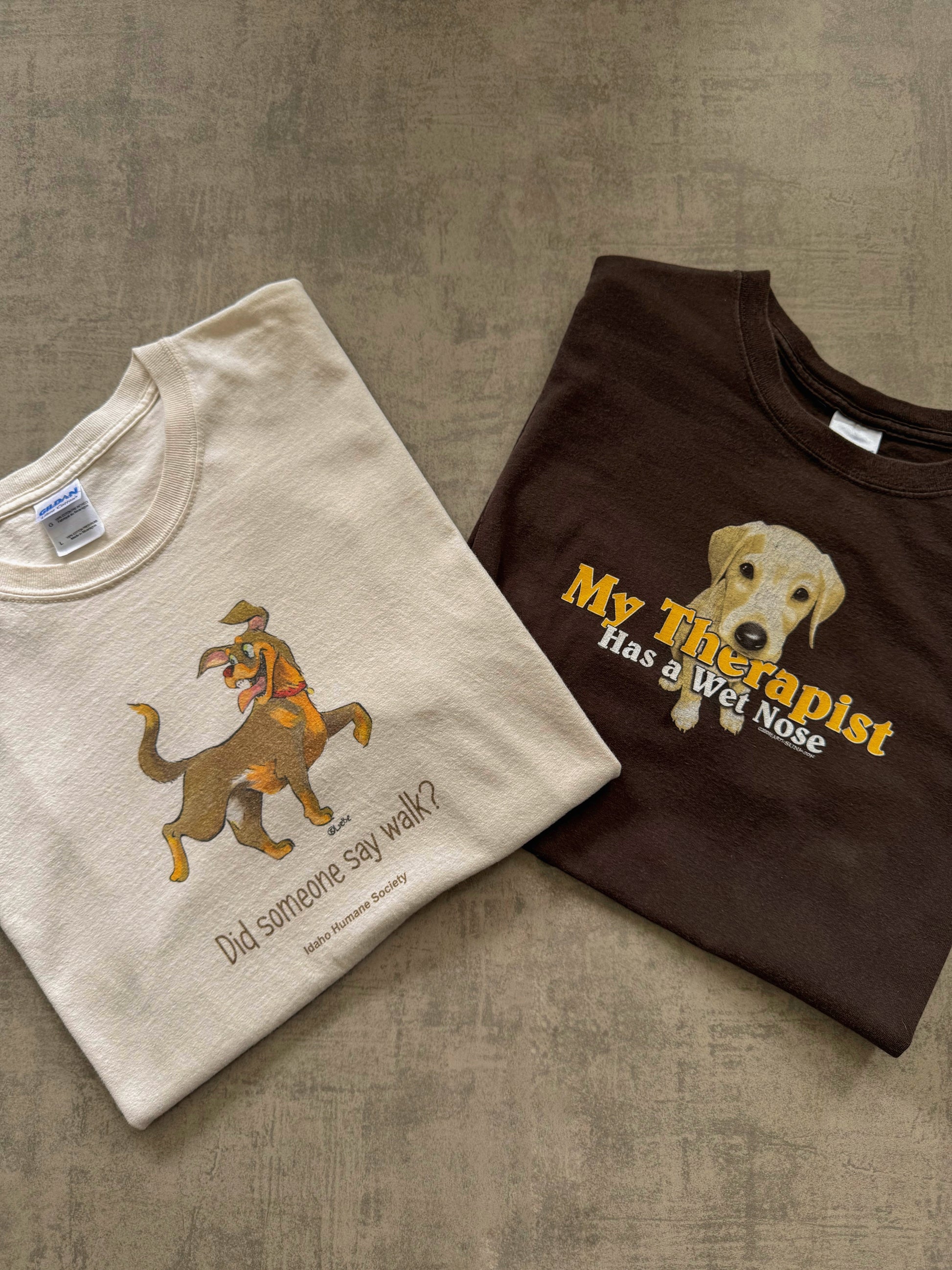 (L) VINTAGE “MY THERAPIST HAS A WET NOSE” TEE