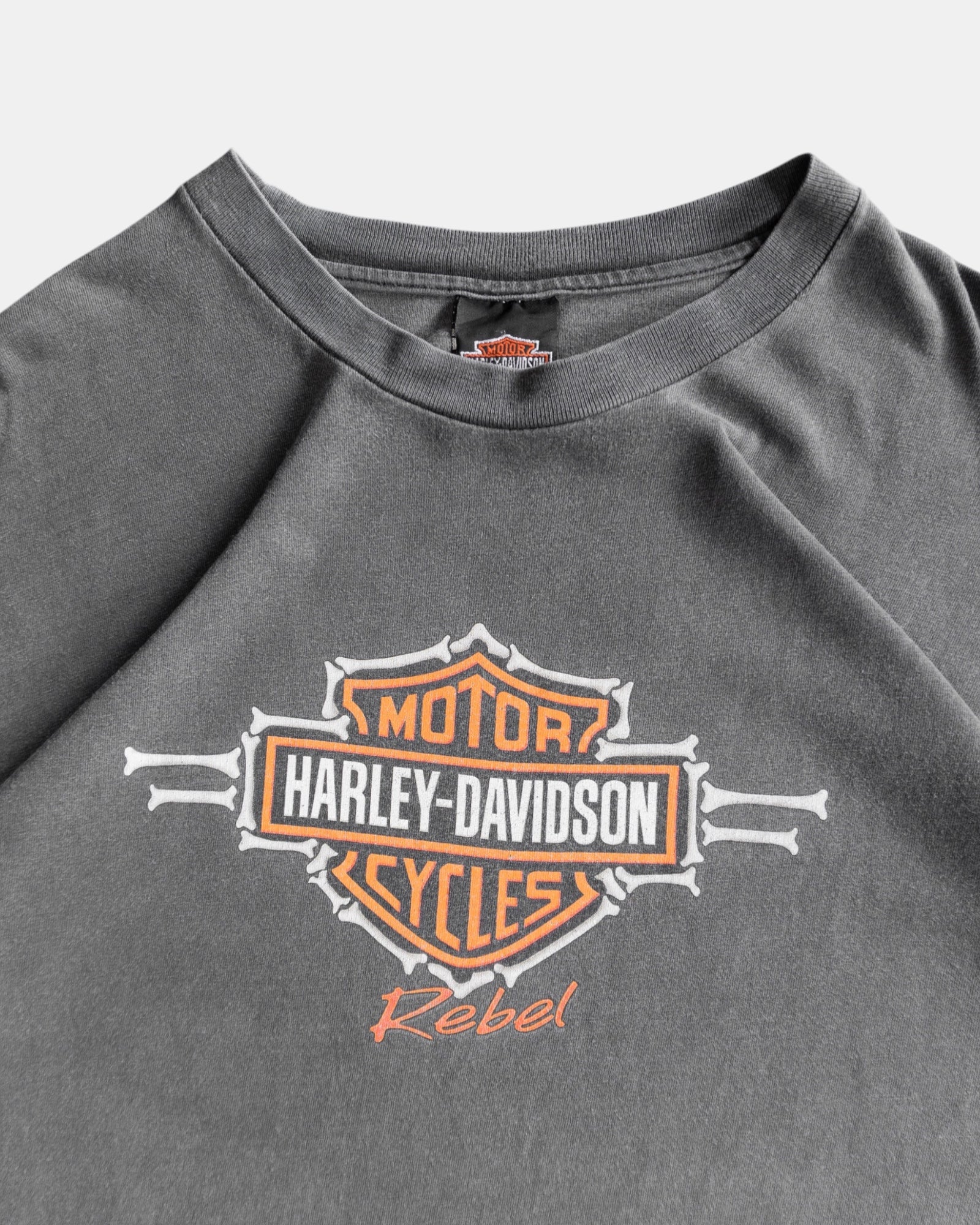 (L/XL) VINTAGE HARLEY DAVIDSON SUBURBAN MOTORS FLAMES FADED TEE