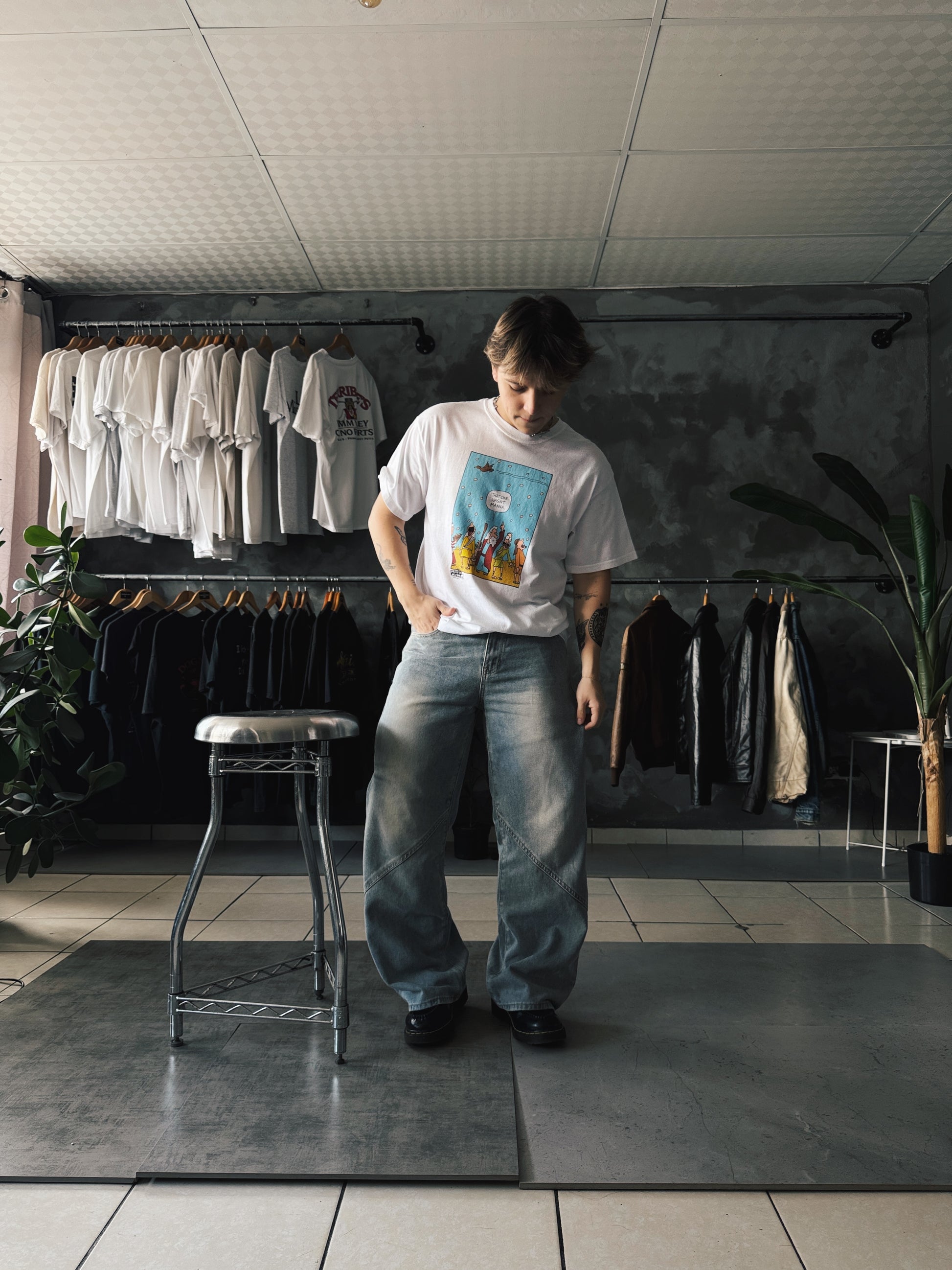 (M) VINTAGE BIBLICAL CARTOON TEE