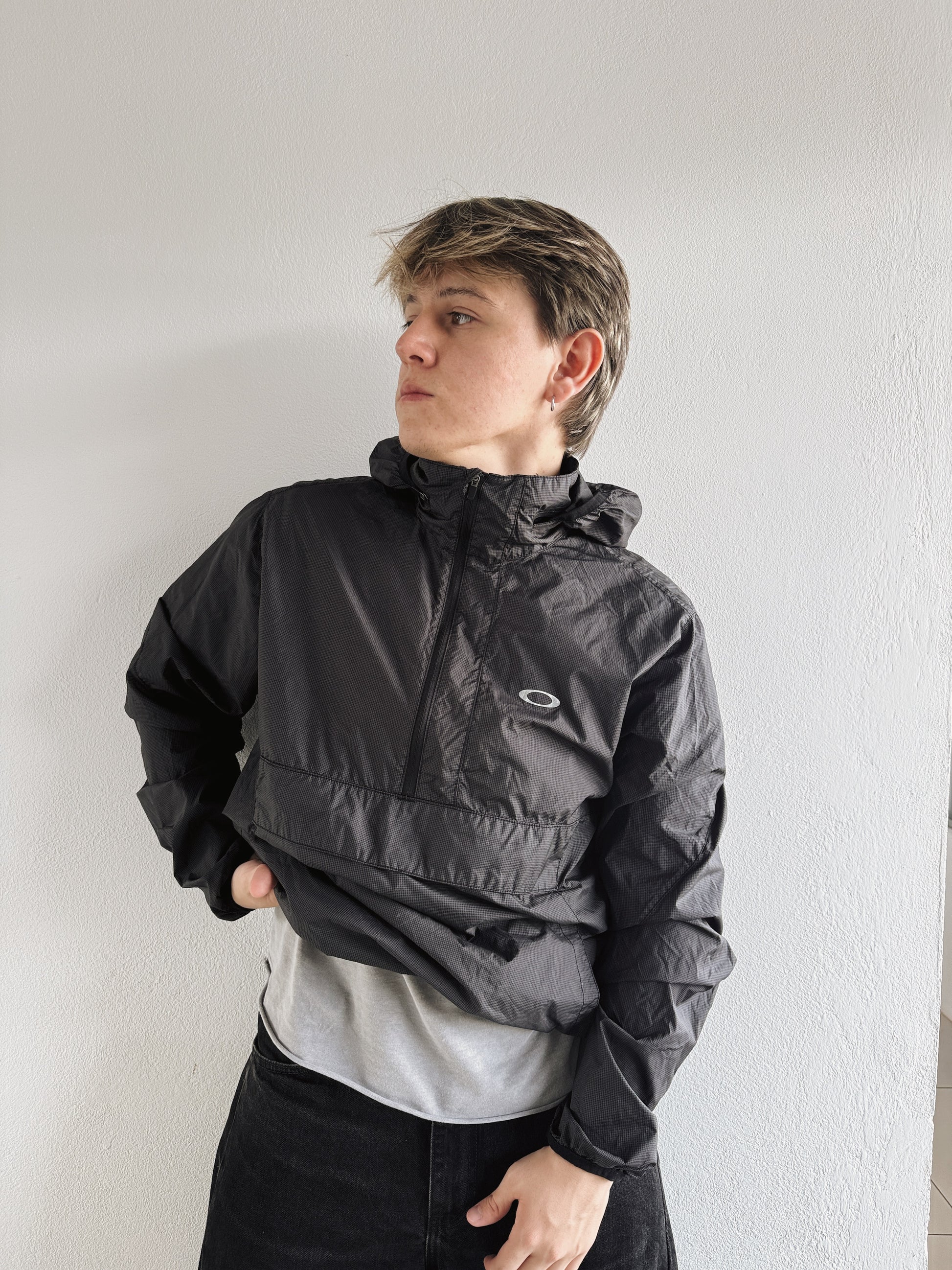 (M/L) OAKLEY BLACK WINDBREAKER JACKET