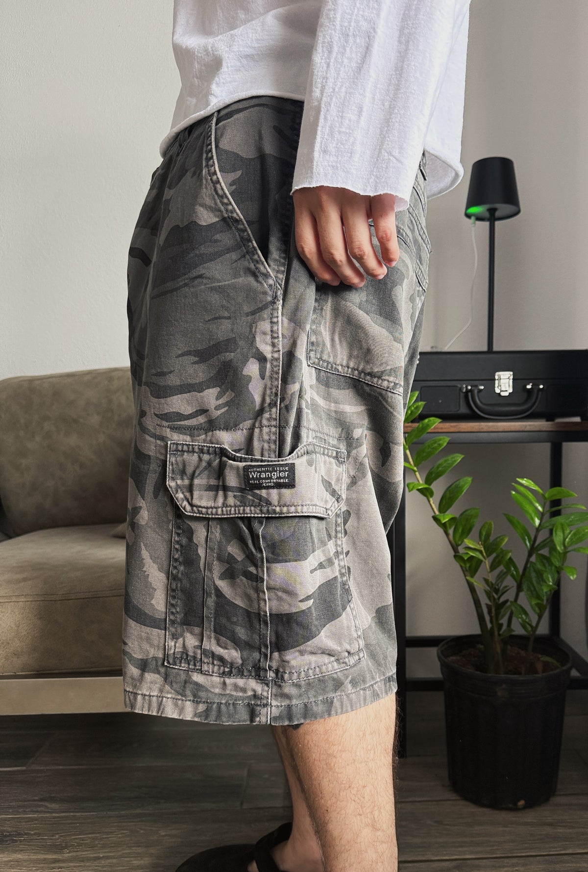 VINTAGE WRANGLER CAMO CARGO JORT - 34