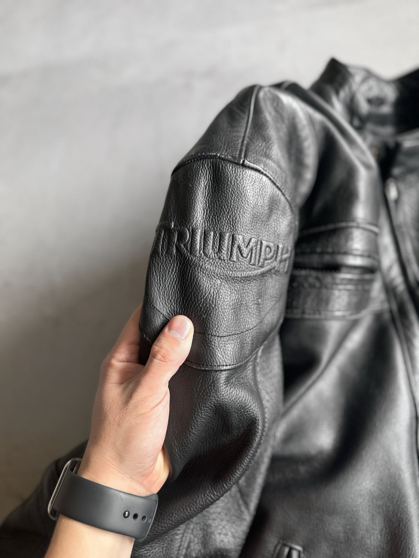 (L-XL) 90’s Vintage Triumph Motorcycle Leather Jacket