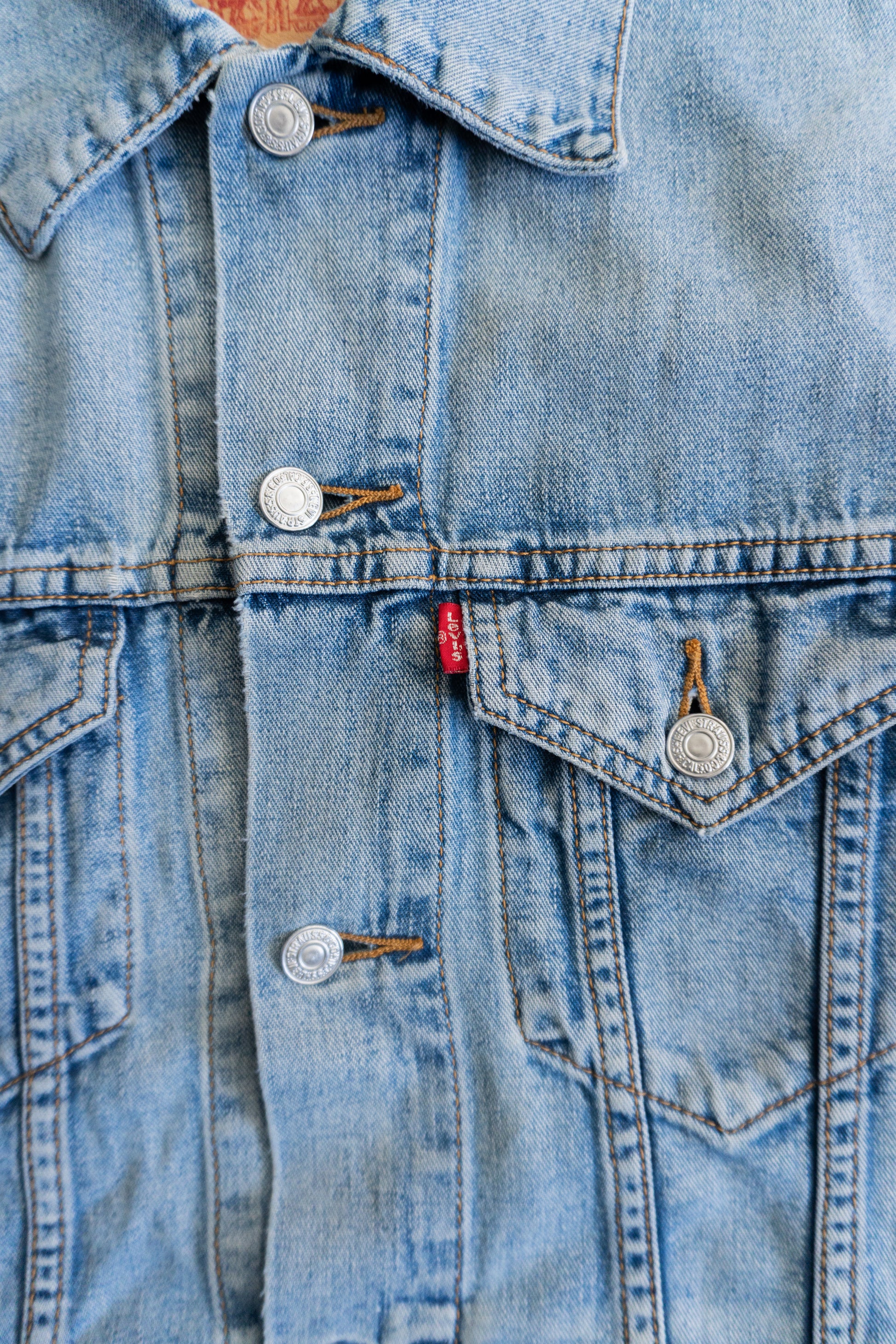 (M) LEVIS DENIM TRUCKER FADED JACKET