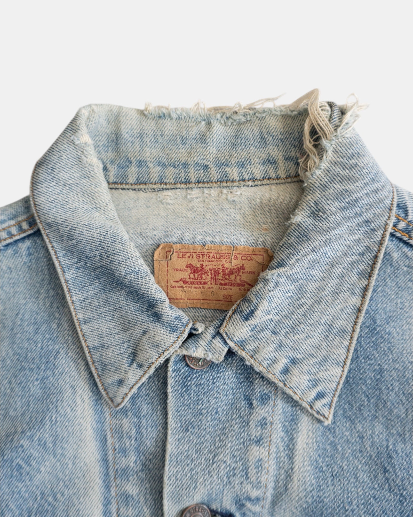 (M) 1980’S VINTAGE LEVIS DENIM TRUCKER FADED JACKET