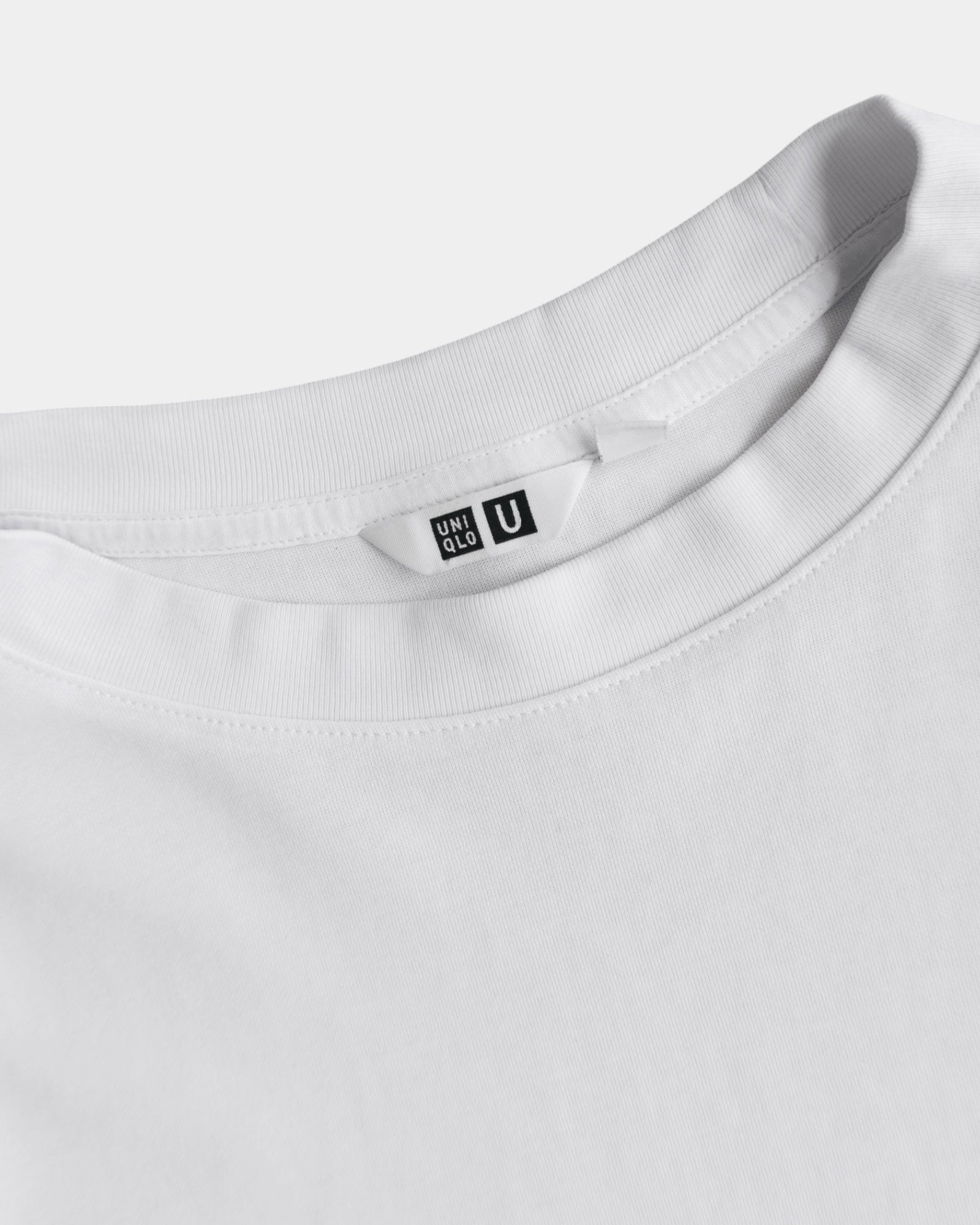 (S) UNIQLO WHITE TEE