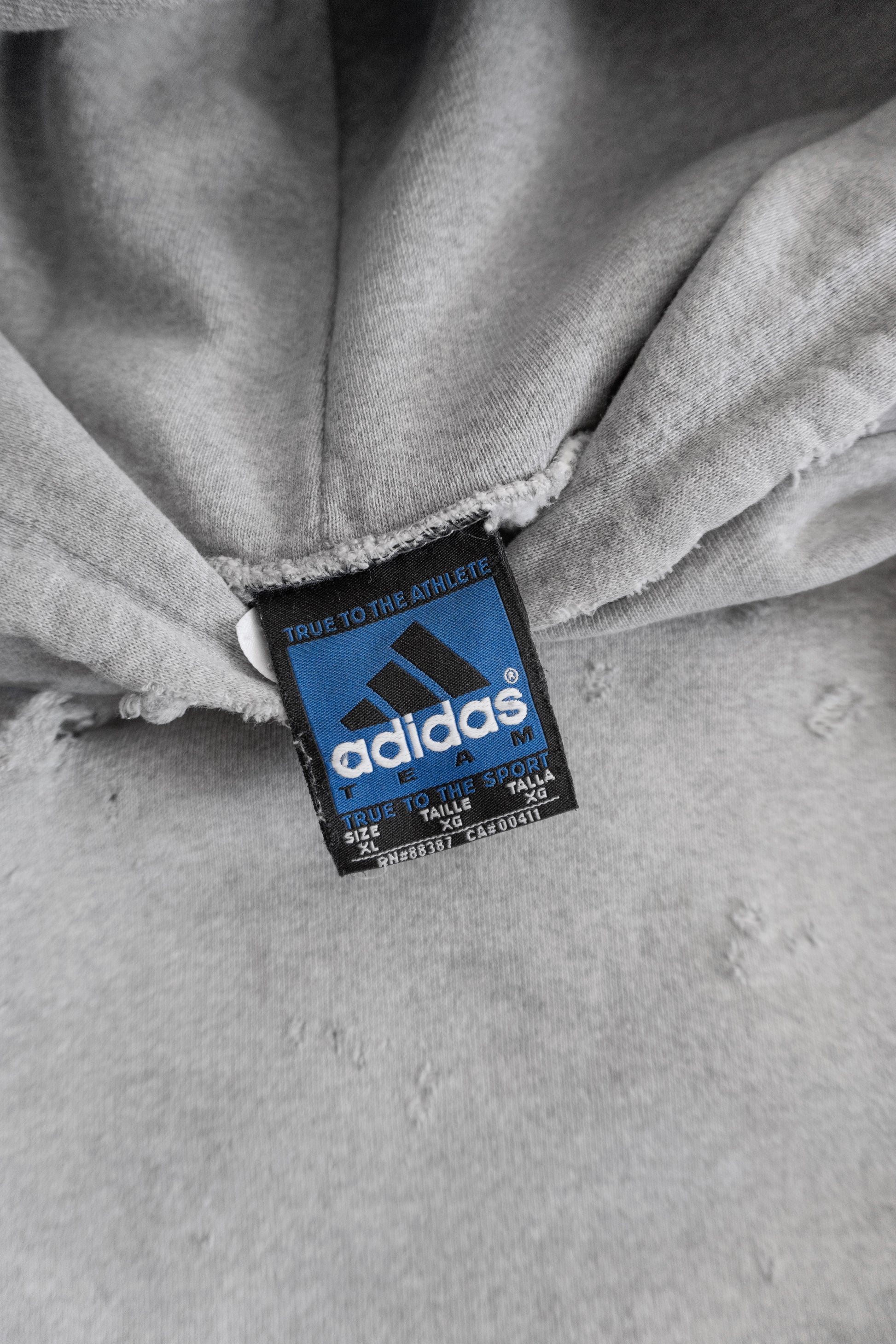 (BOXY L) 90’S VINTAGE ADIDAS FADED DISTRESSED HOODIE