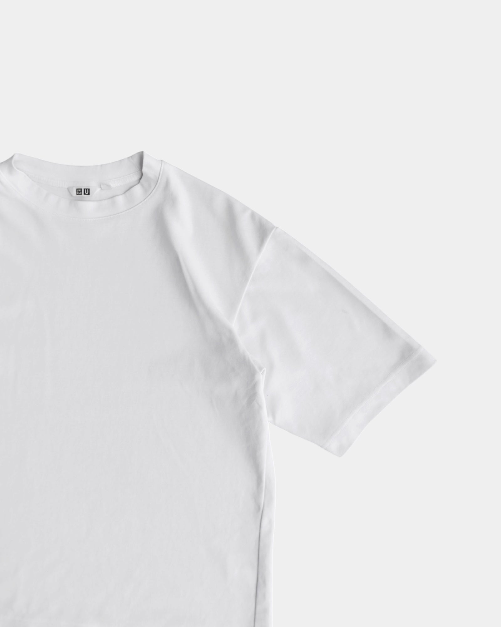 (S) UNIQLO WHITE TEE
