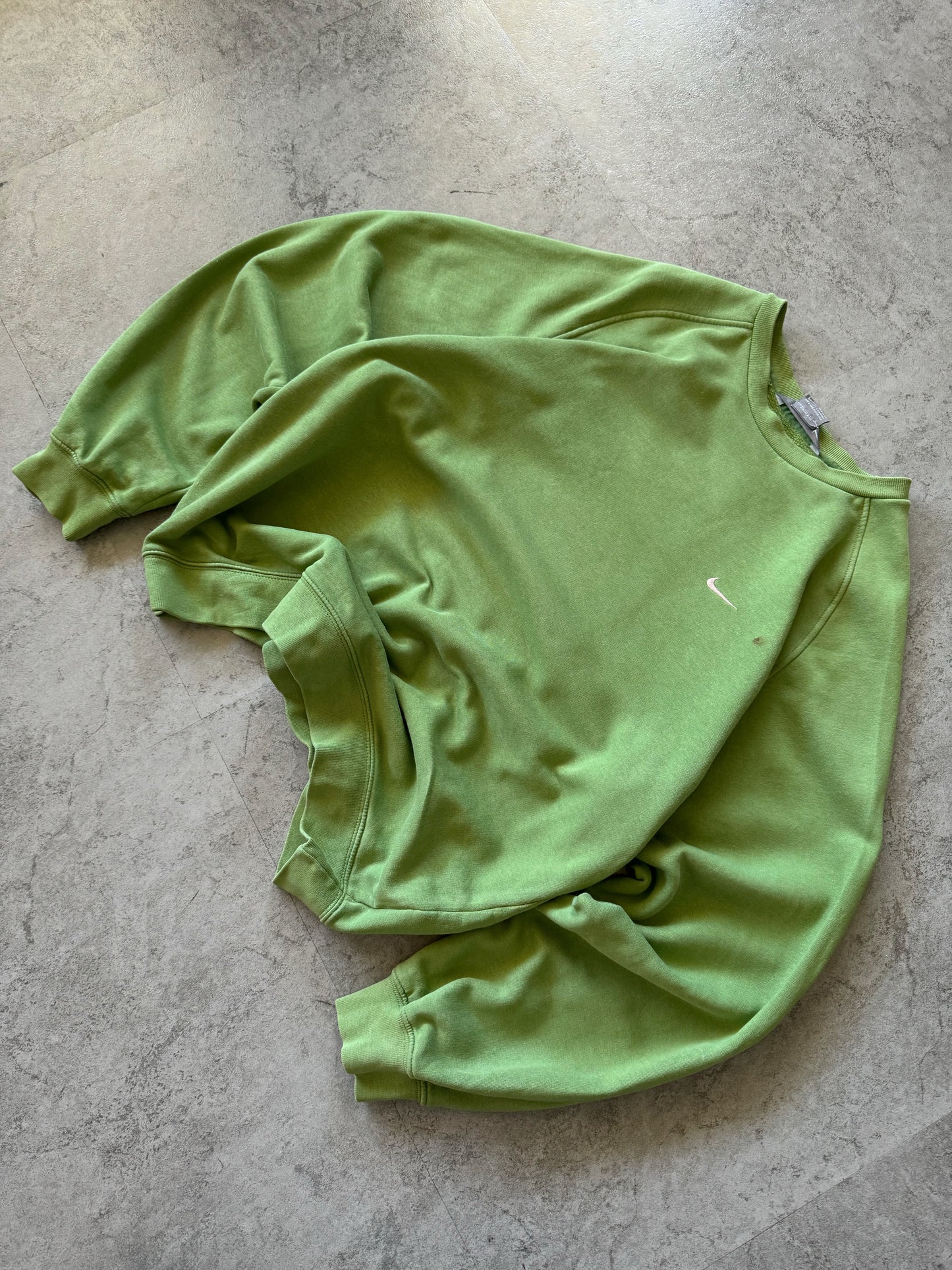 (L) 2000’s Vintage Nike Green Crewneck