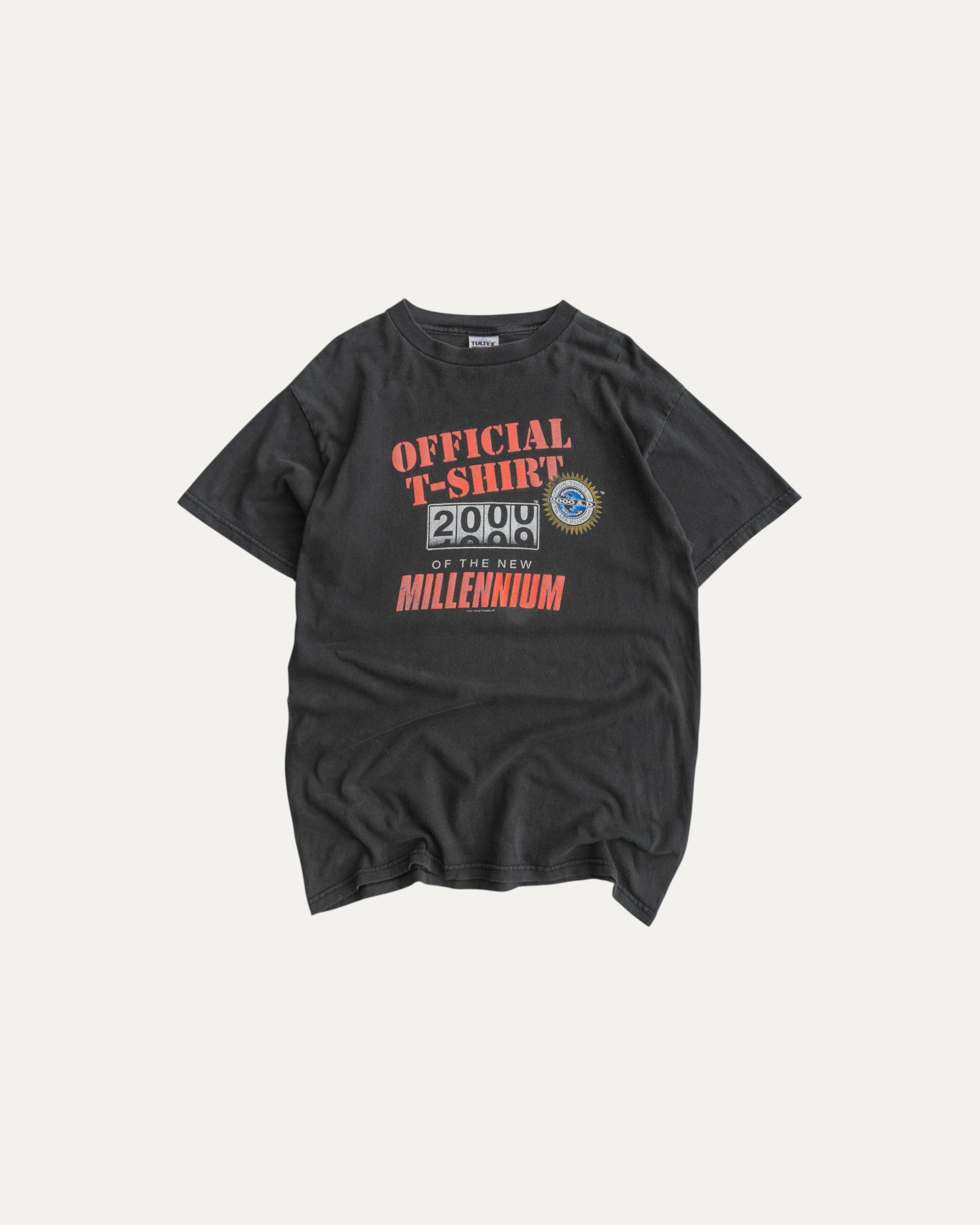 (L) 1998 VINTAGE OFFICIAL T SHIRT 2000 OF THE NEW MILLENNIUM TEE