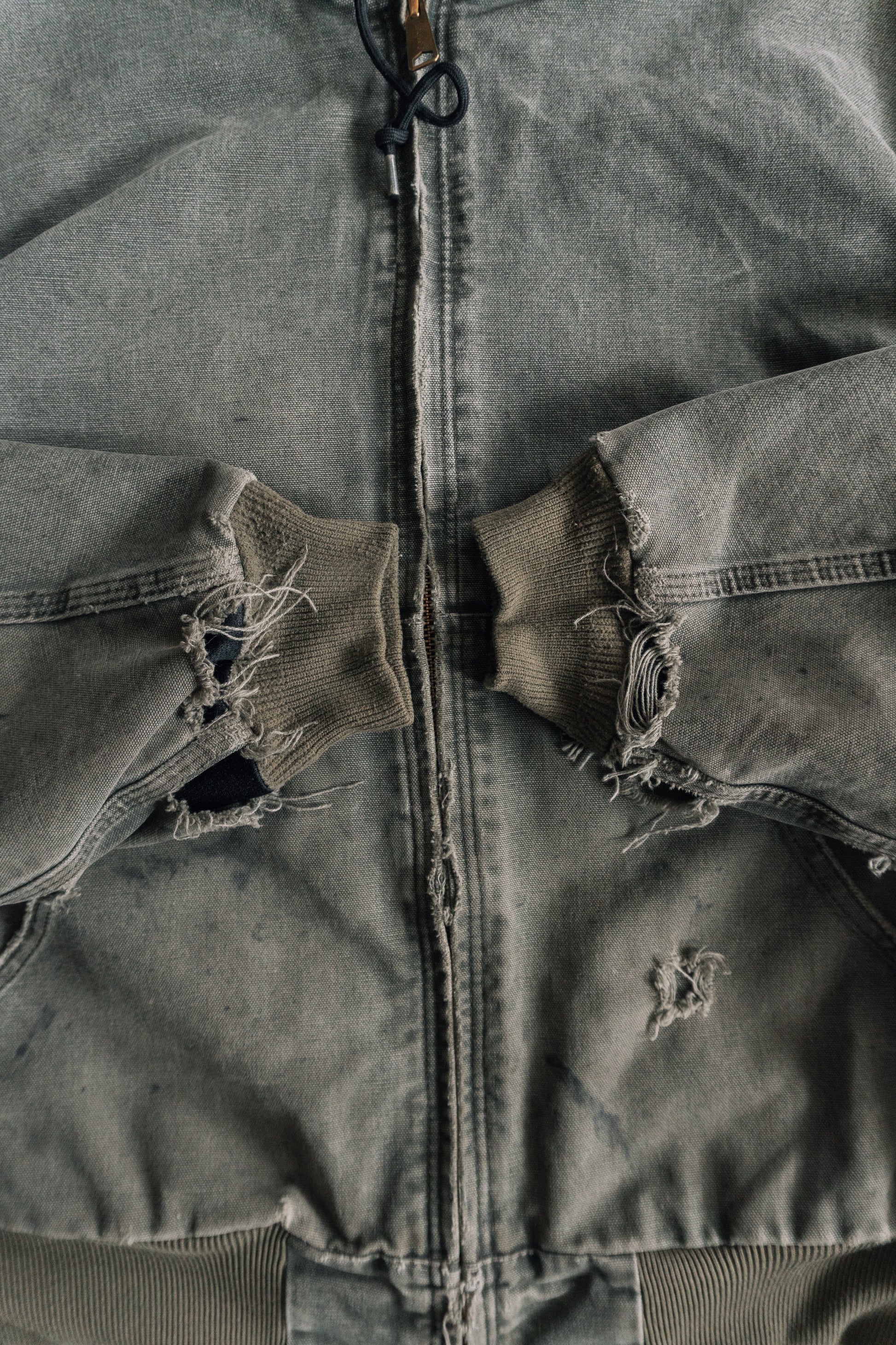 (L) VINTAGE CARHARTT DISTRESSED FADED JACKET
