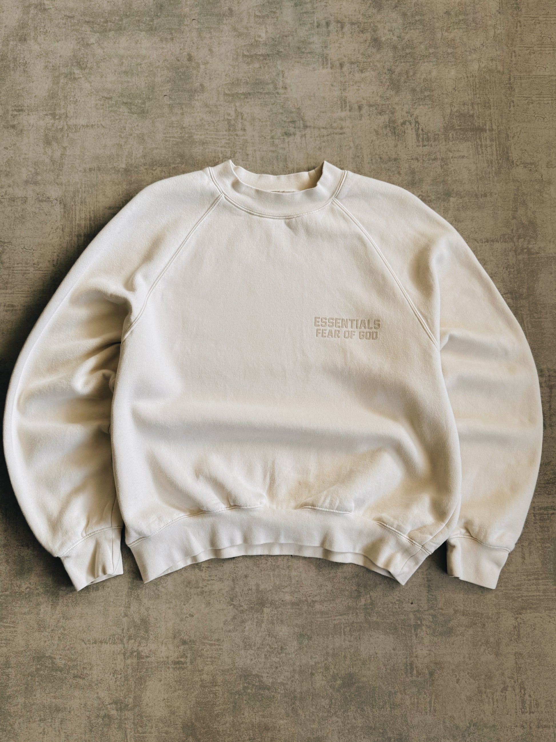 (BOXY M) ESSENTIALS CREWNECK