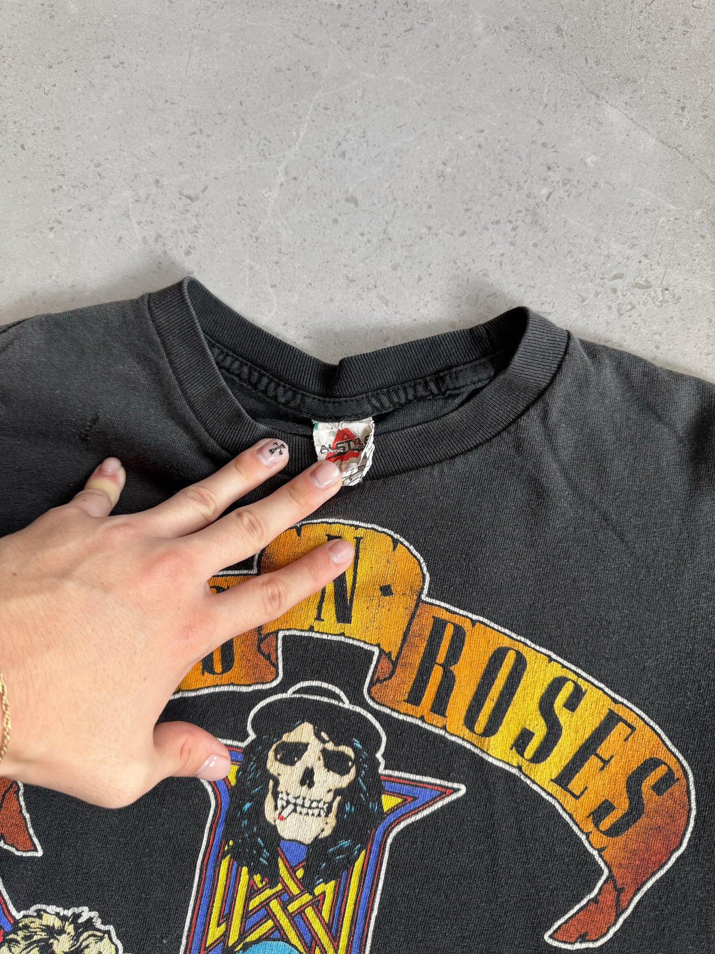 (S) VINTAGE GUNS AND ROSES BAND ROCK TEE