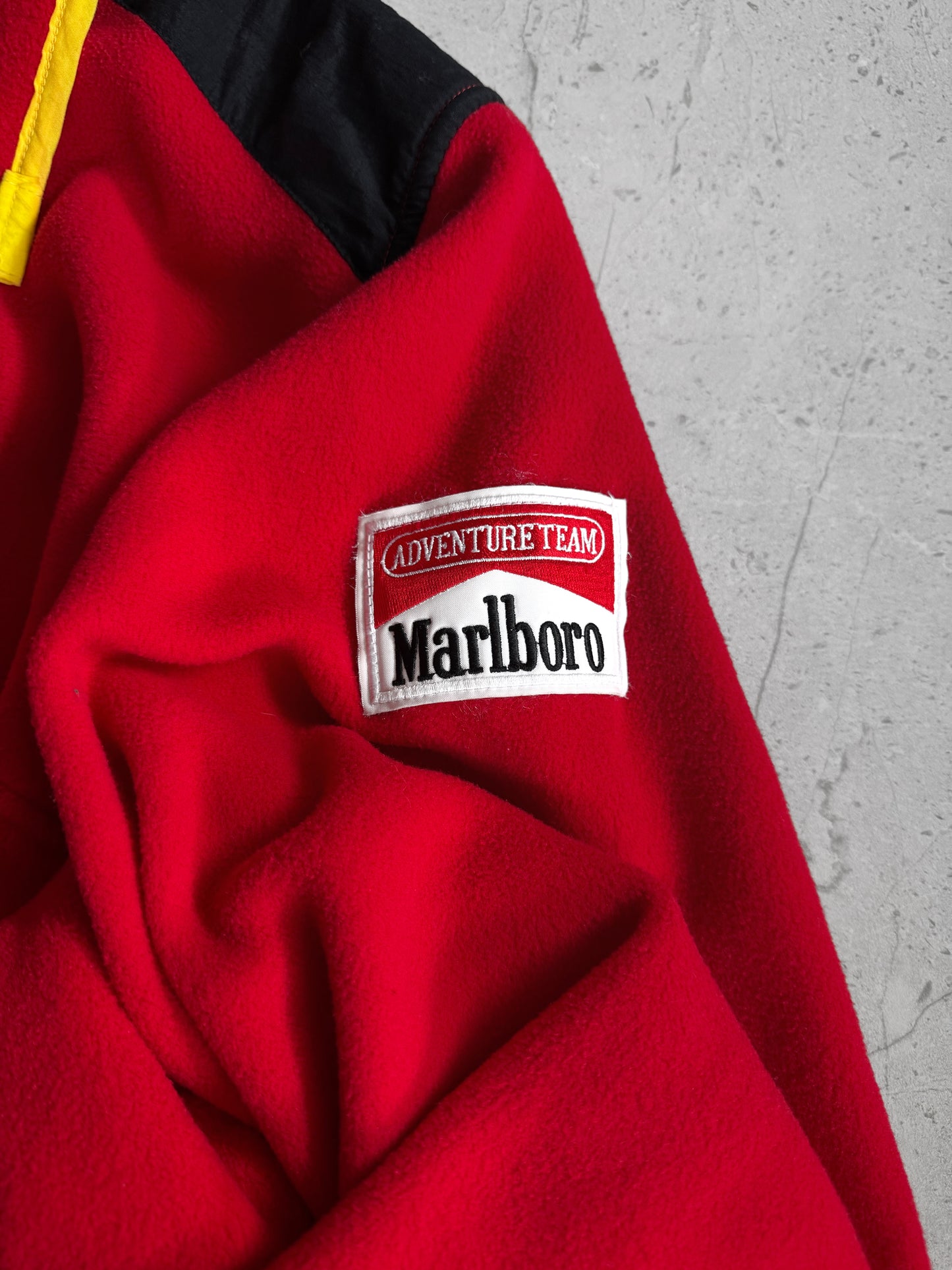 (L) VINTAGE MARLBORO SWEATER