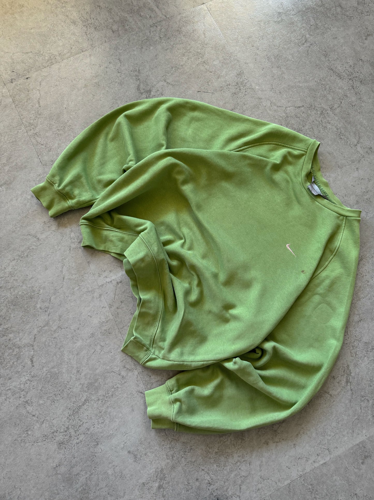 (L) 2000’s Vintage Nike Green Crewneck