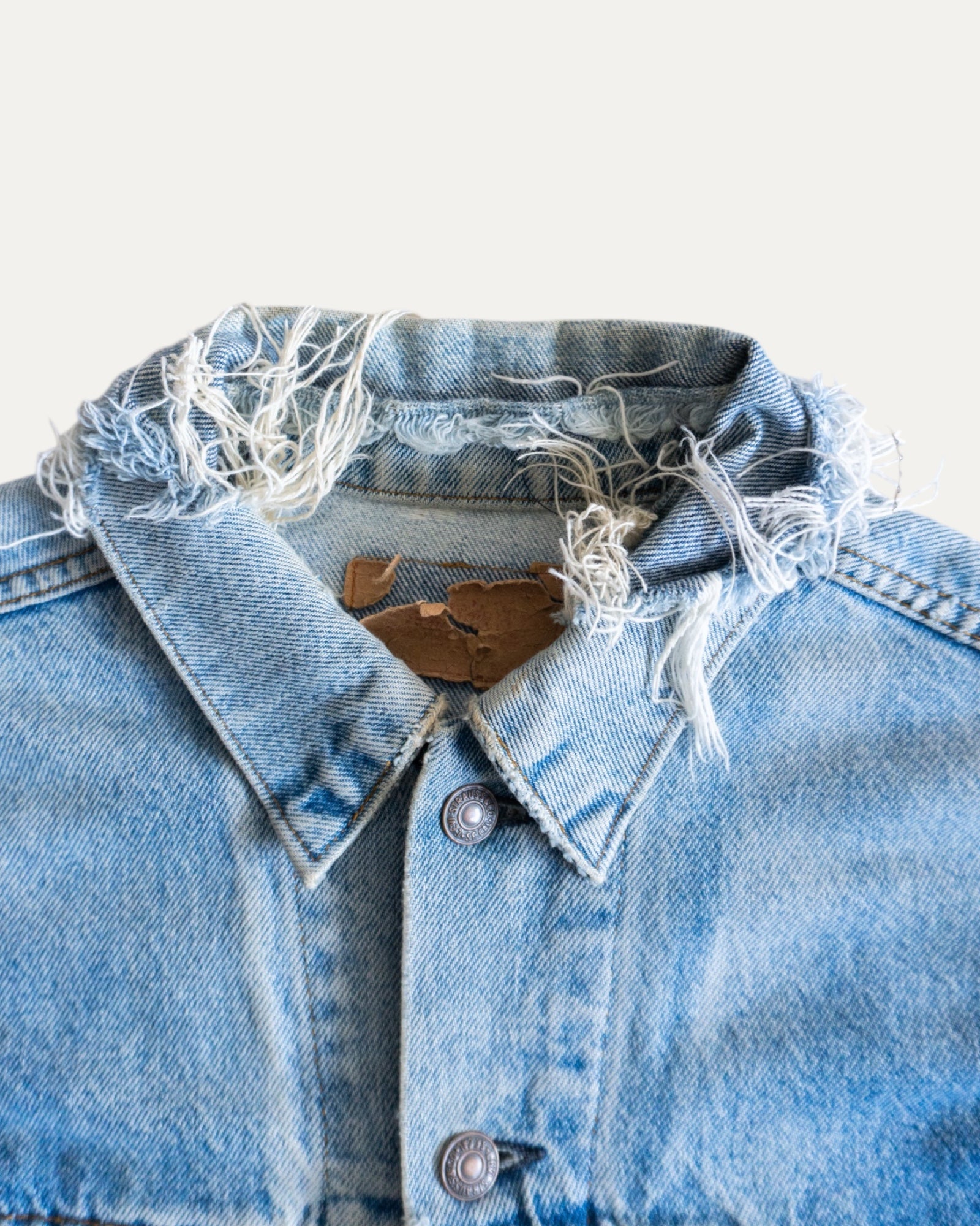 (M) 1980’S VINTAGE LEVIS DENIM DISTRESSED JACKET