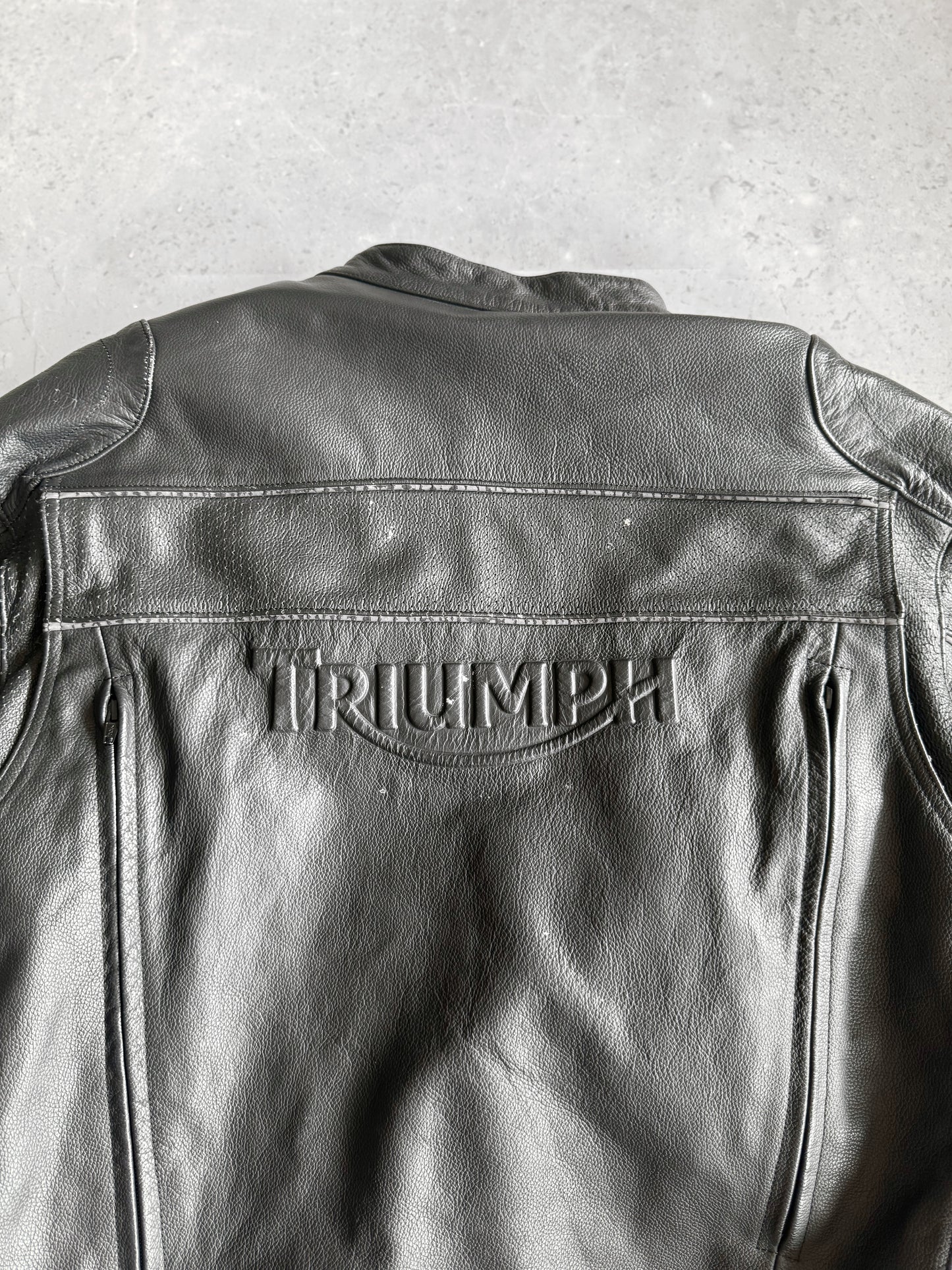 (L-XL) 90’s Vintage Triumph Motorcycle Leather Jacket