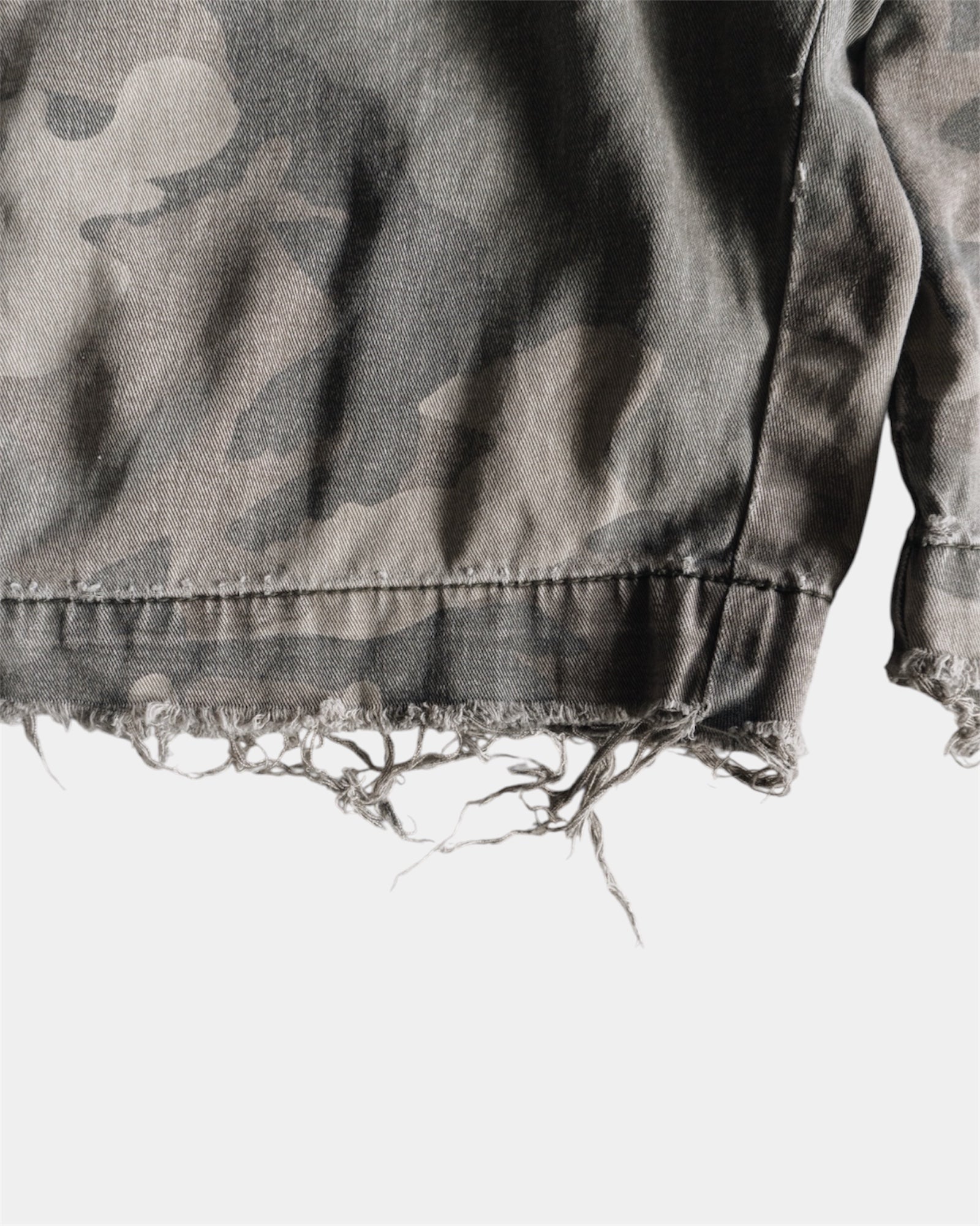 CAMO CARGO DISTRESSED JORT - 36