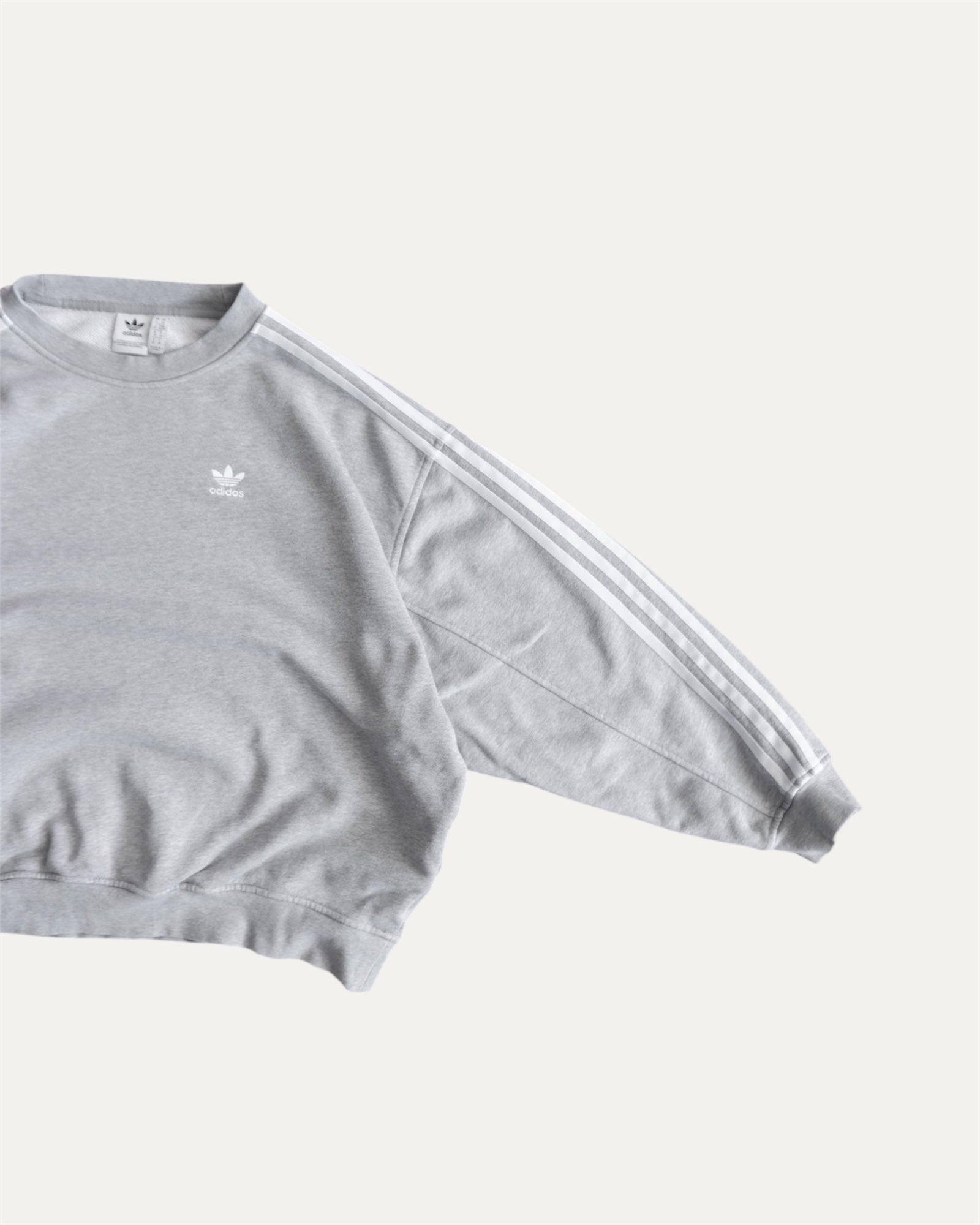 (BOXY M) ADIDAS CREWNECK
