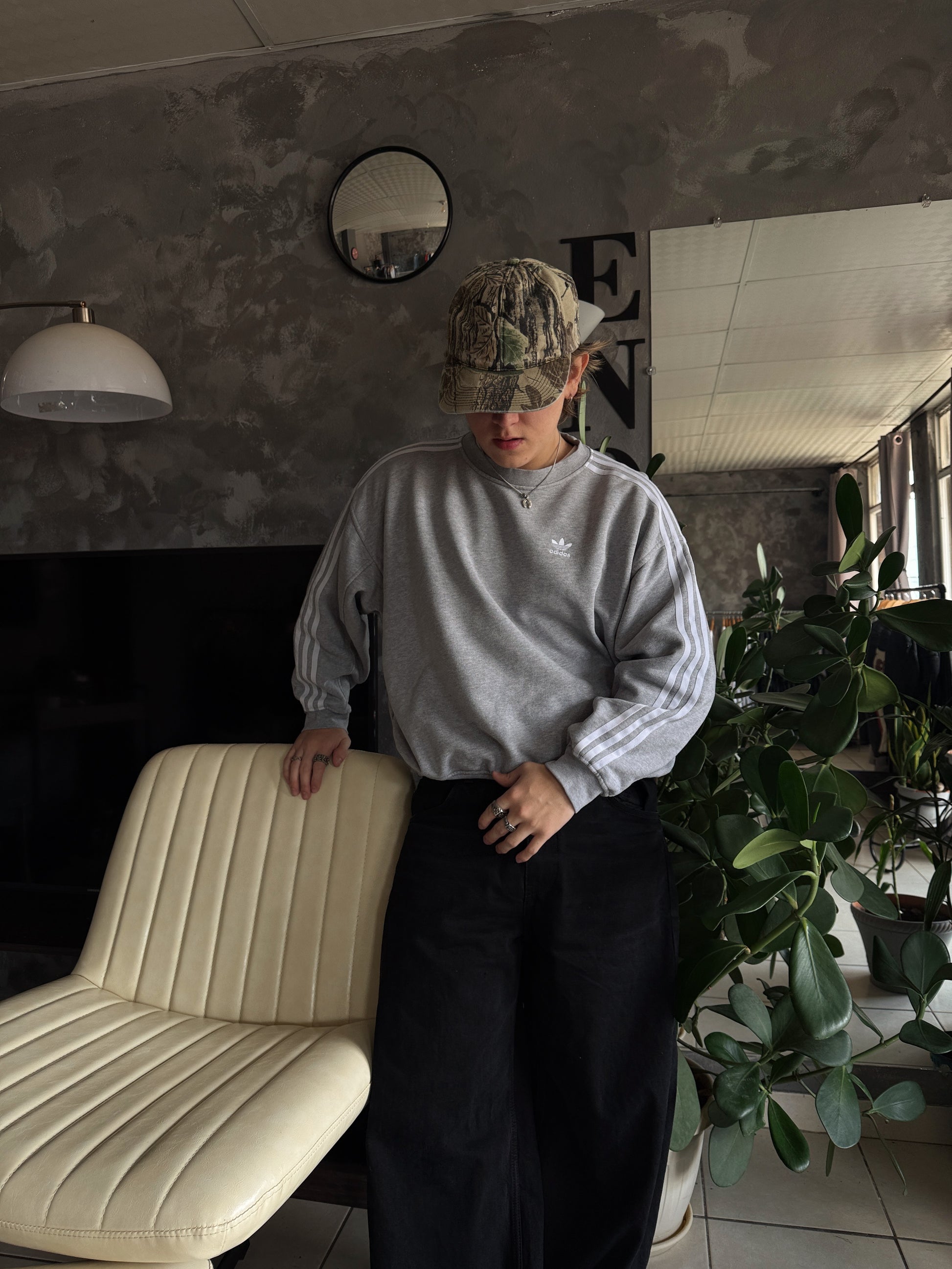 (BOXY M) ADIDAS CREWNECK