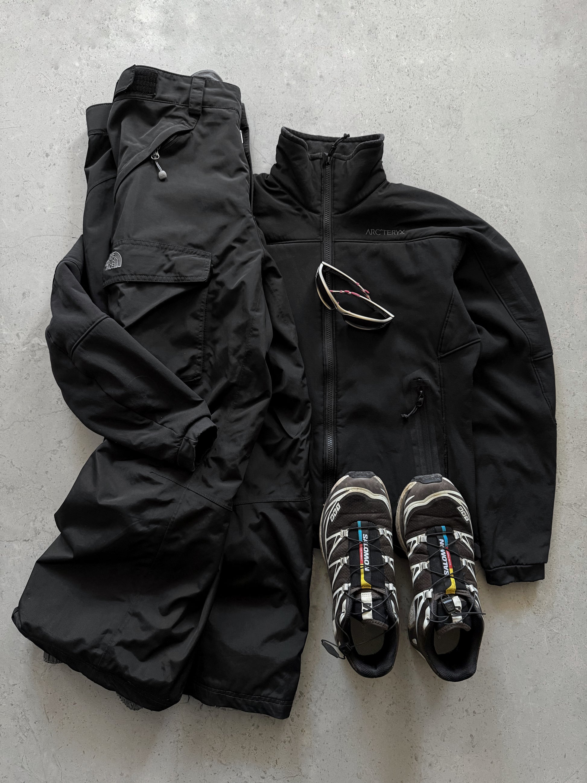 (S/M) ARC’TERYX BLACK JACKET