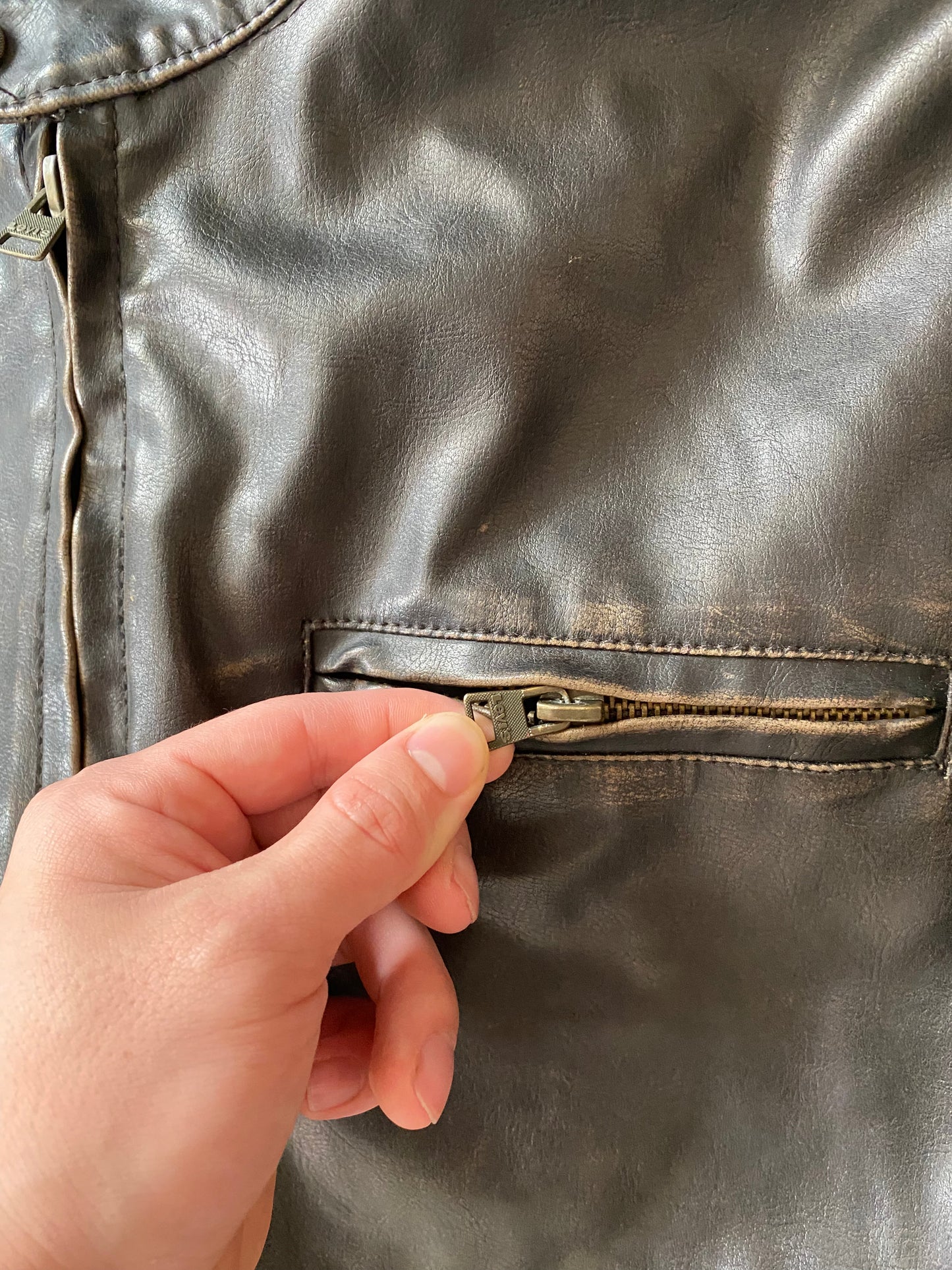 90s Vintage Levi’s Brown Leather Jacket