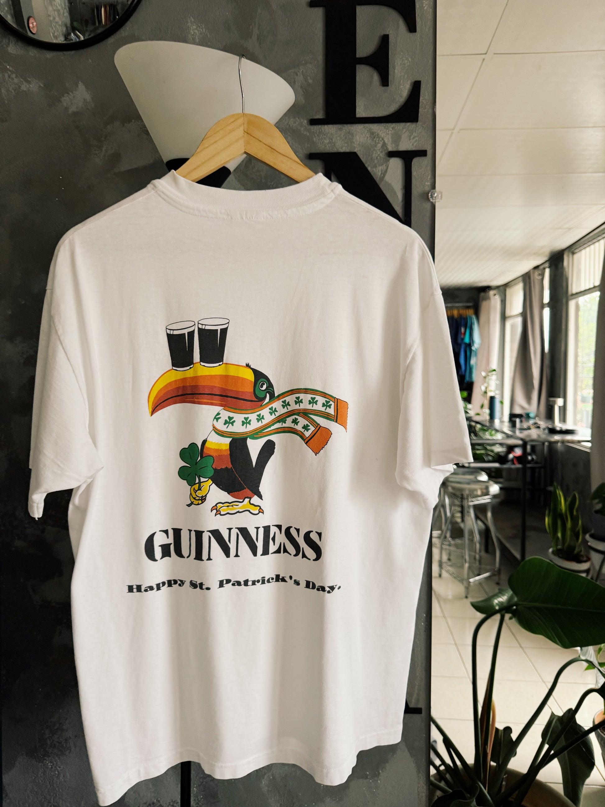 (L) 90’S VINTAGE GUINNESS IRELAND SOCCER TEE