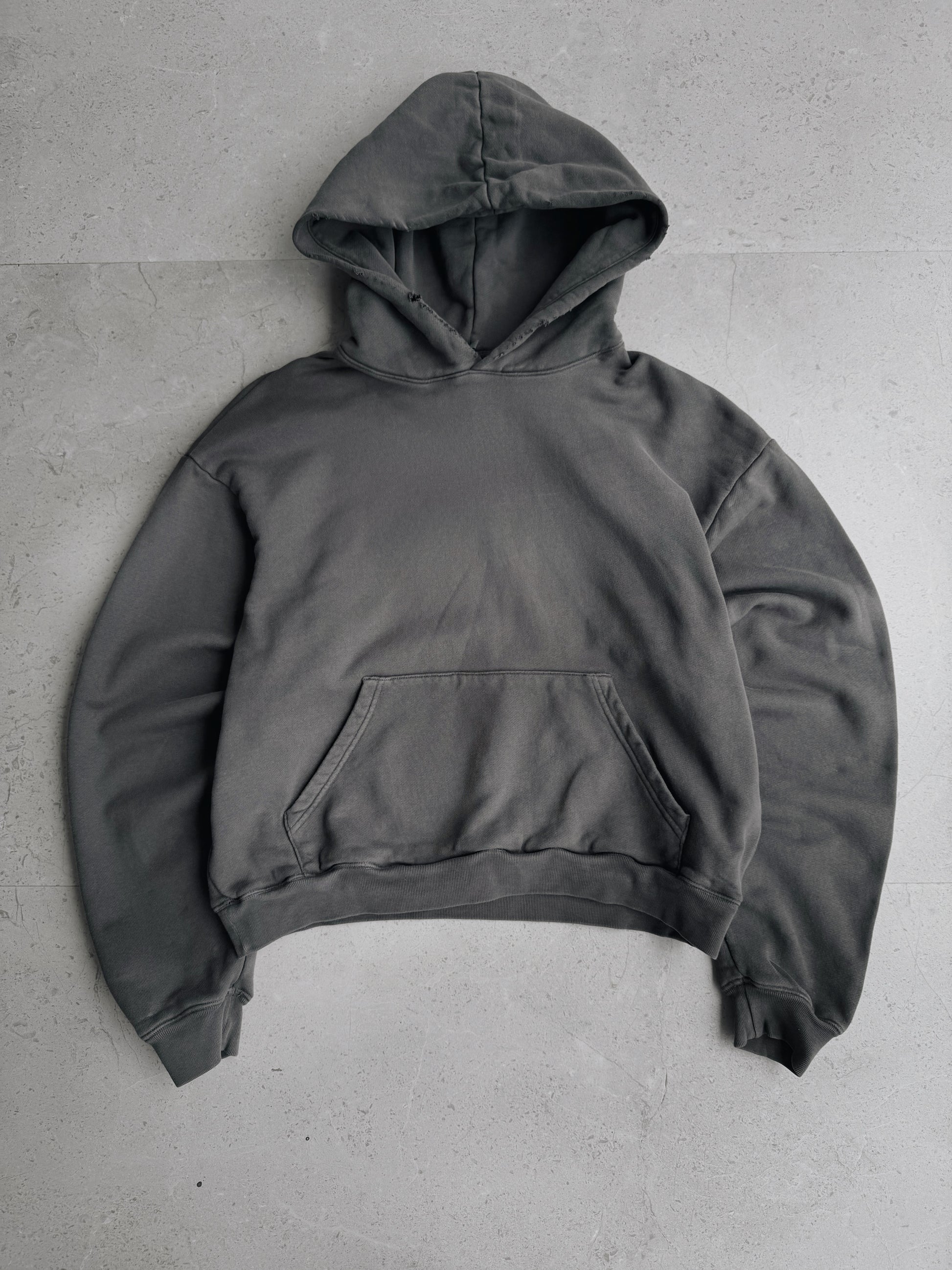 (S) DISTRESSED GRAY HOODIE