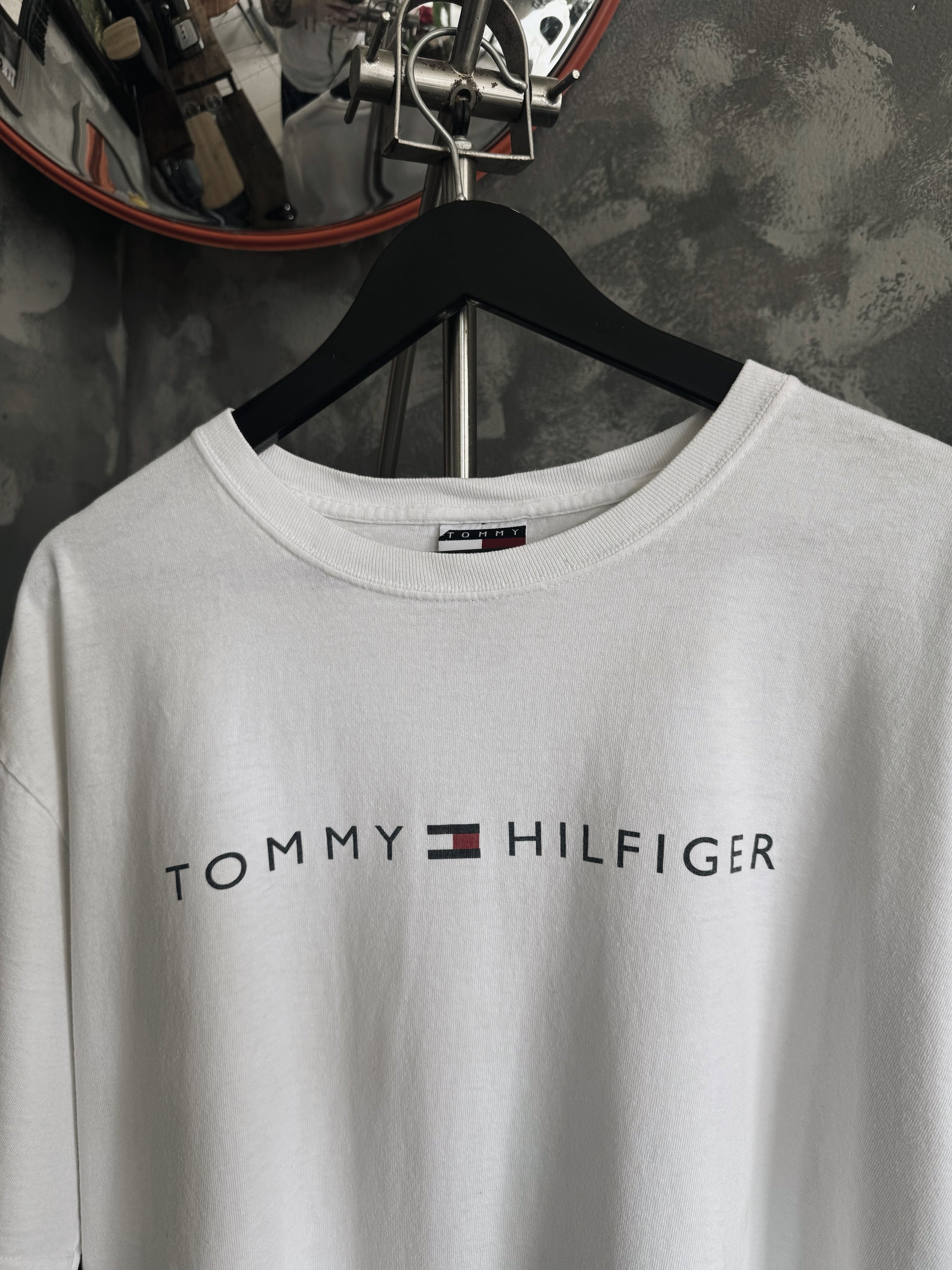 (L) VINTAGE TOMMY HILFIGER TEE