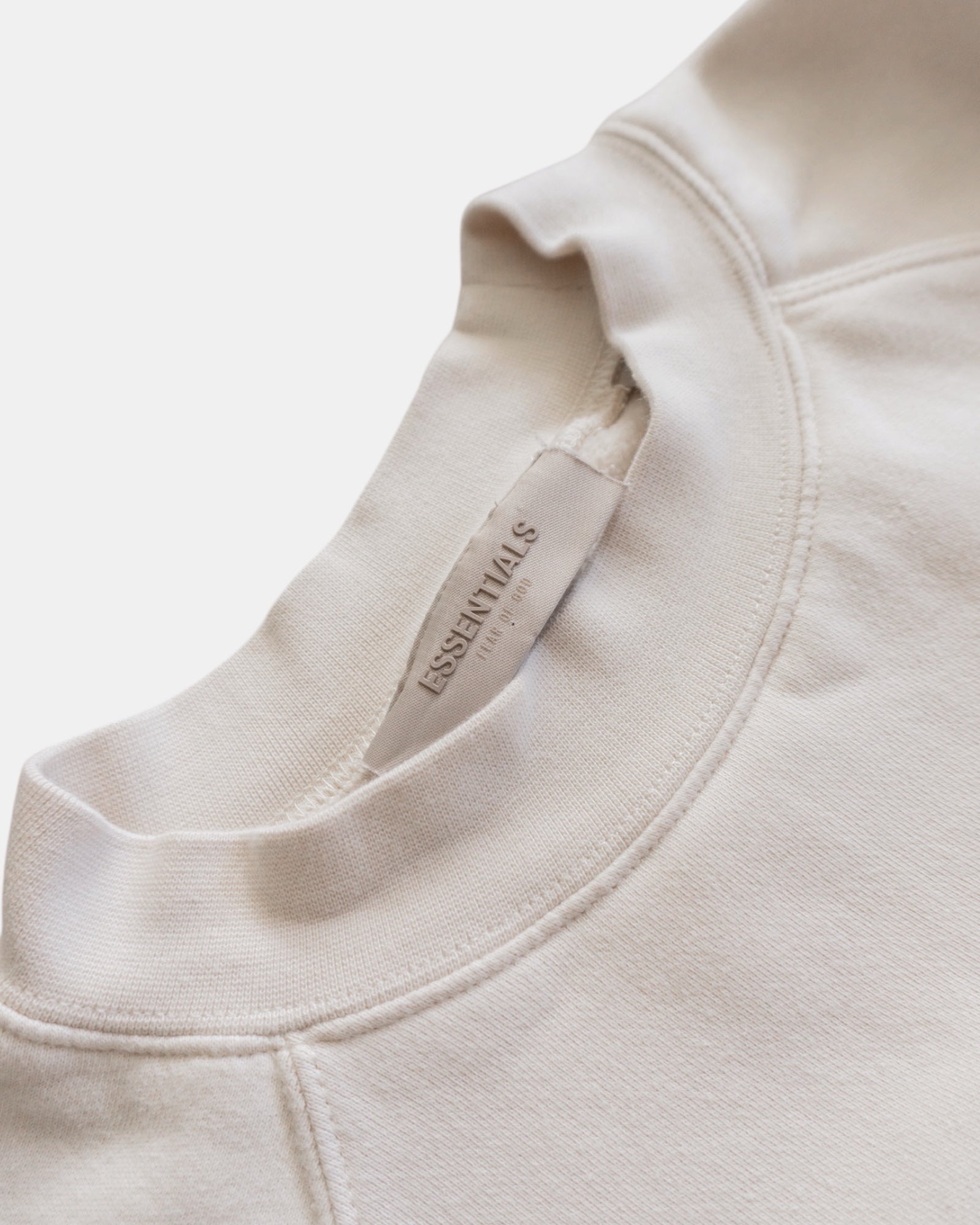 (BOXY M) ESSENTIALS CREWNECK