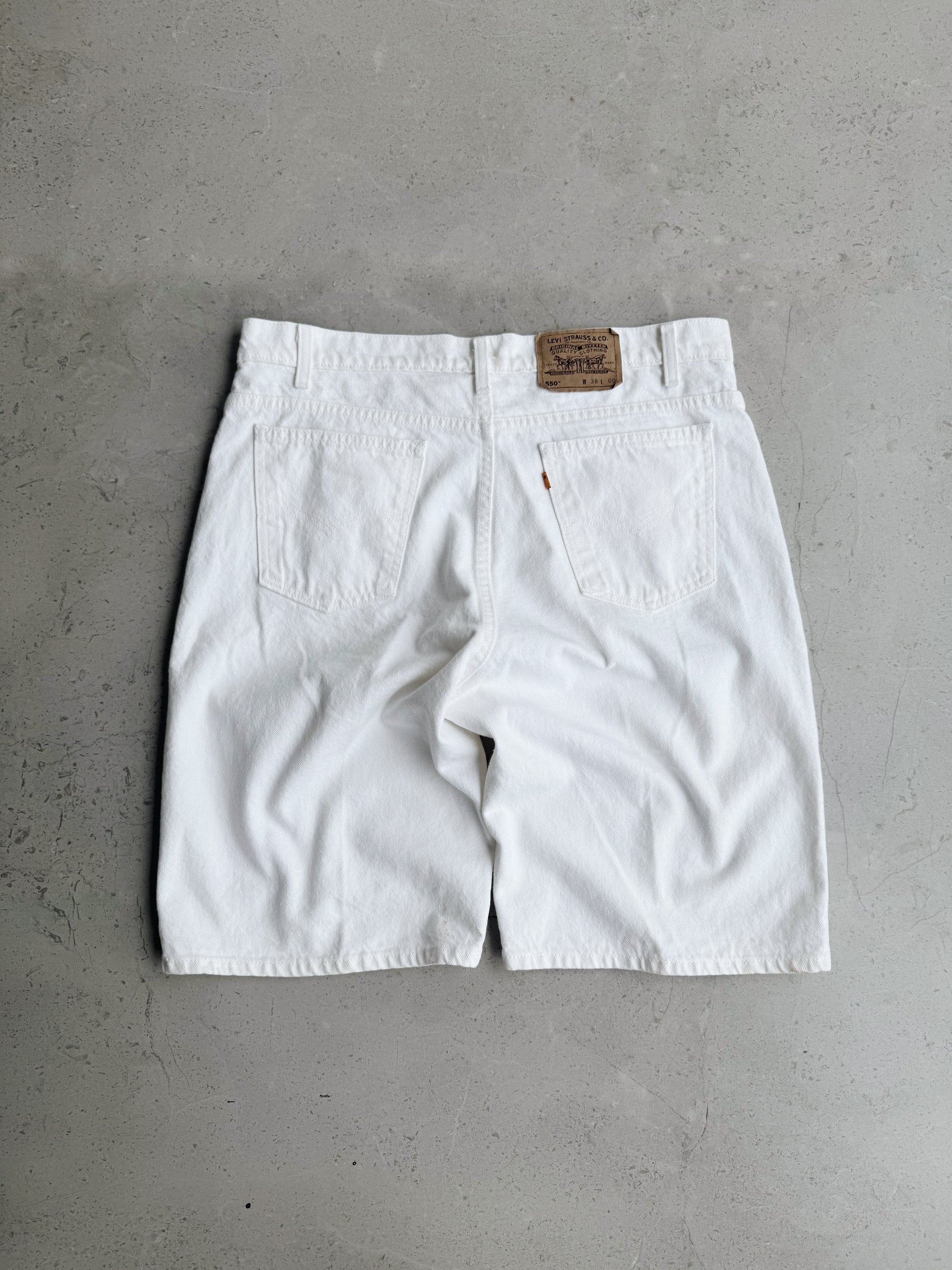 AMAZING LEVIS 550 WHITE JORTS - FIT 36