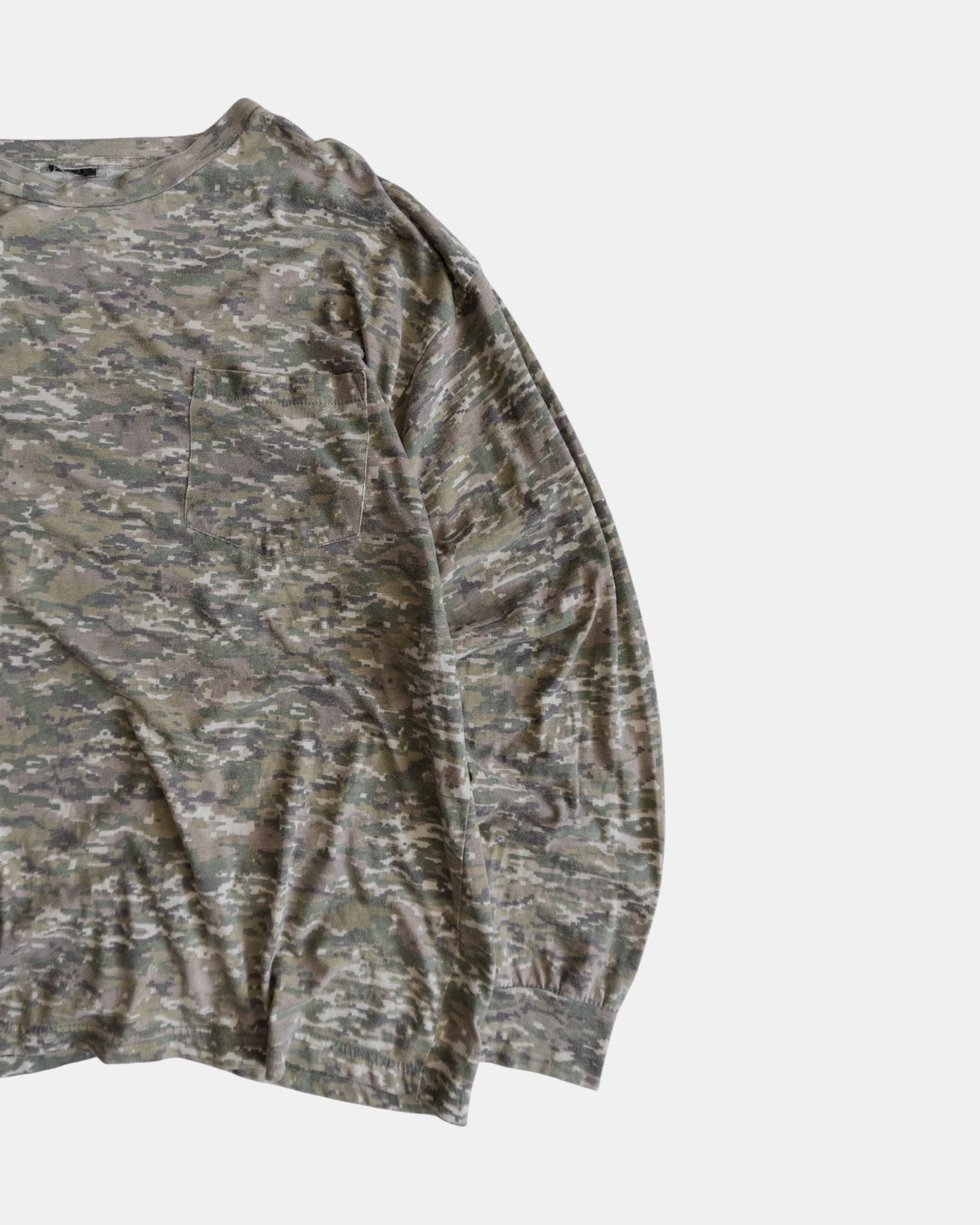 (L) 90’S VINTAGE CAMO LONG SLEEVE