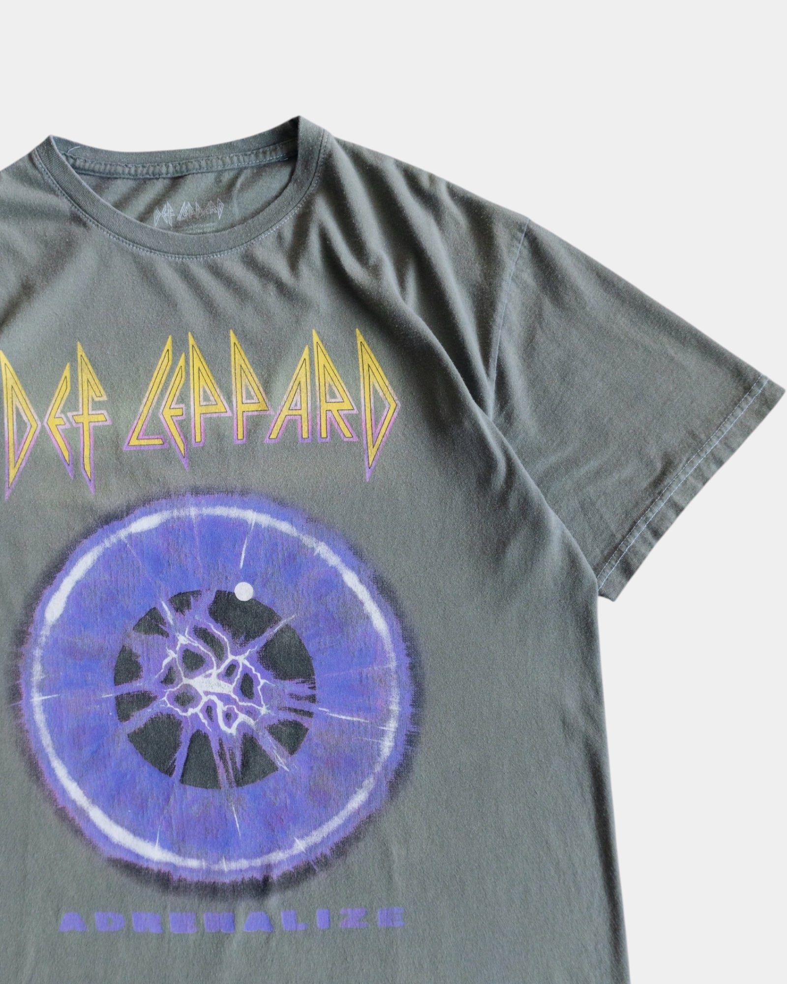 (L) DEF LEPPARD BAND TEE