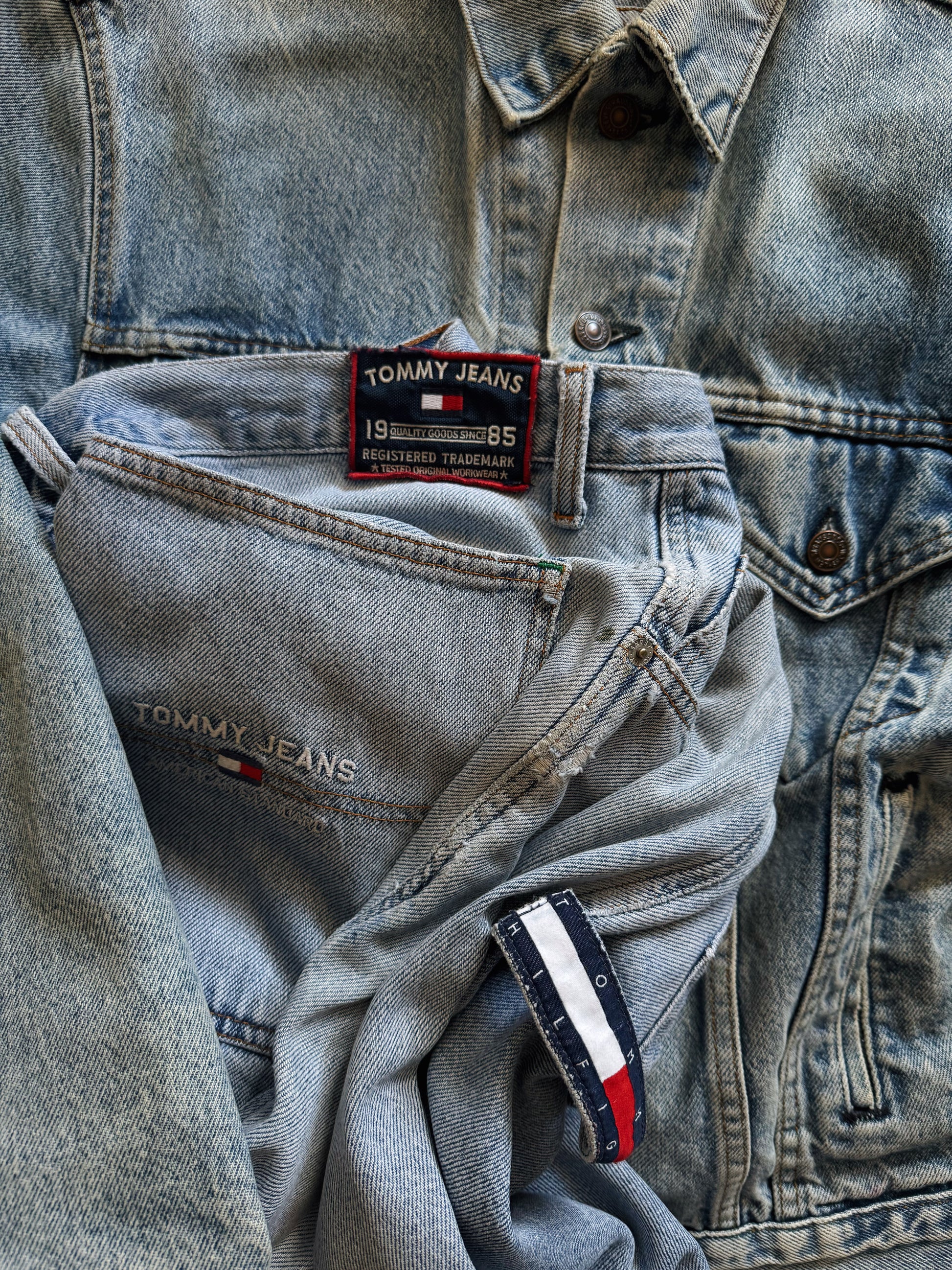 VINTAGE TOMMY JEANS CARPENTER JORTS - 34