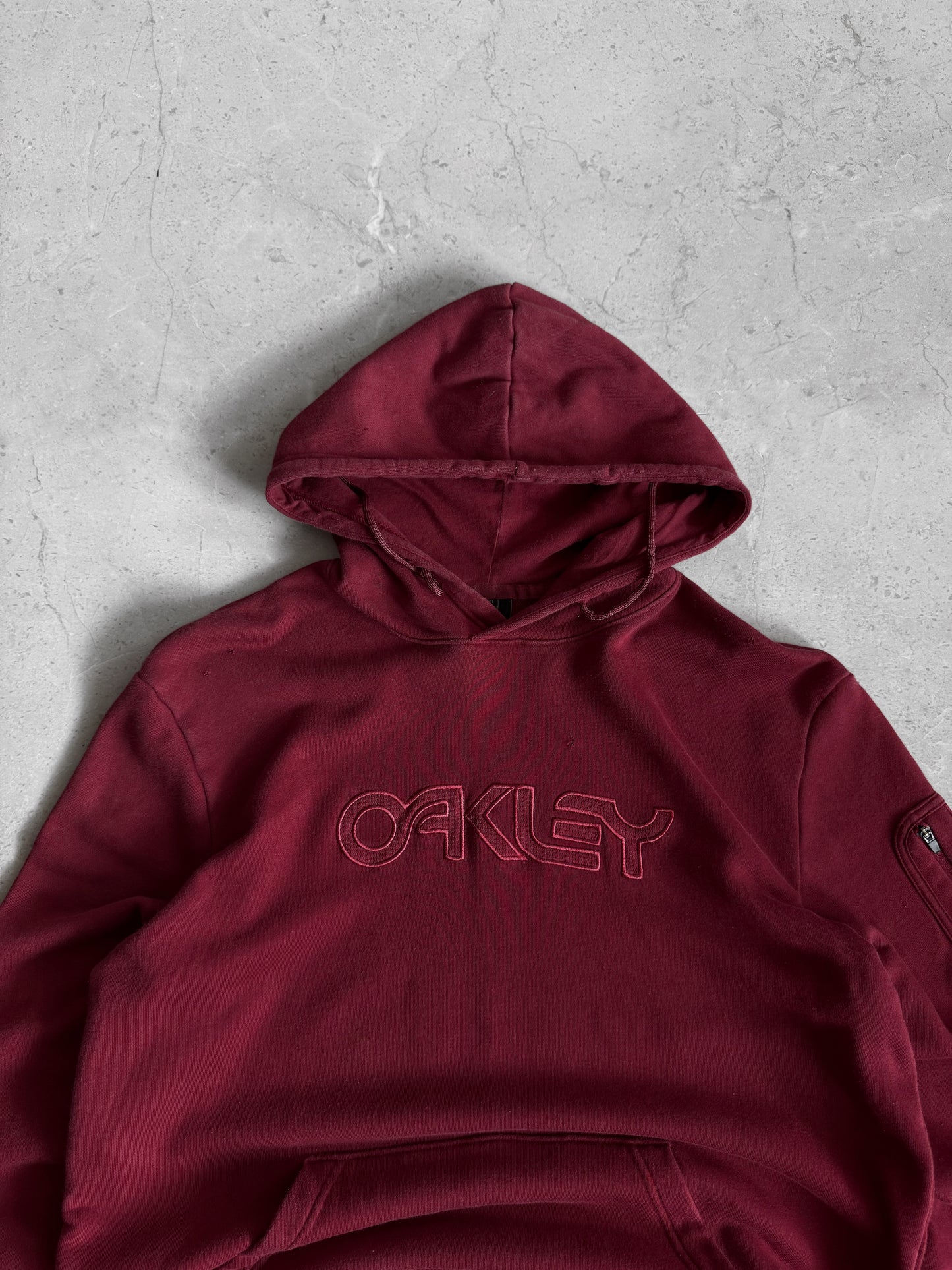 (S) OAKLEY RED HOODIE