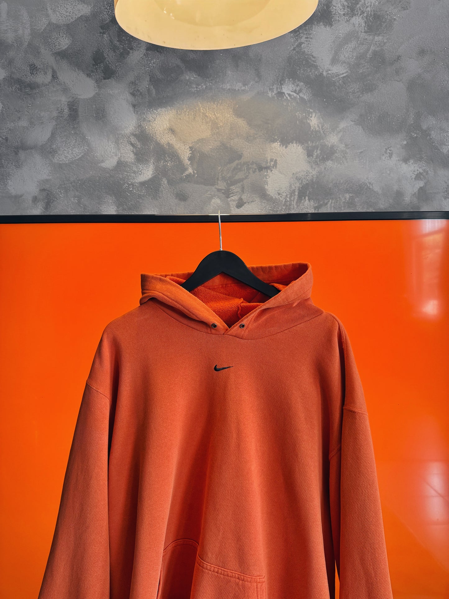 (BOXY L-XL) 00’S VINTAGE NIKE CENTER ORANGE HOODIE