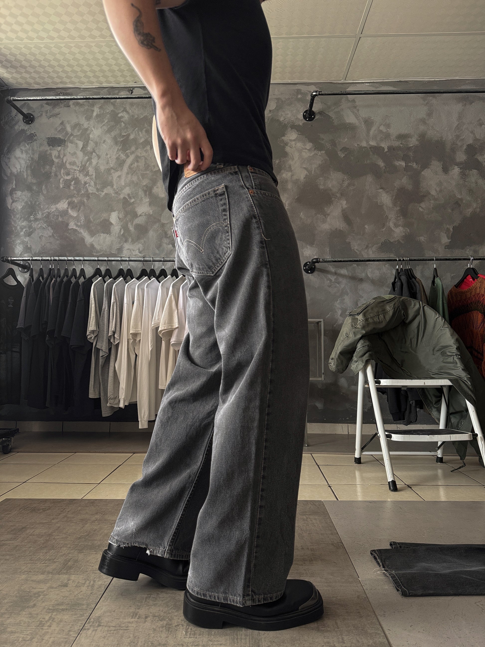 VINTAGE LEVIS 569 GRAY FADED PANTS - 32x37