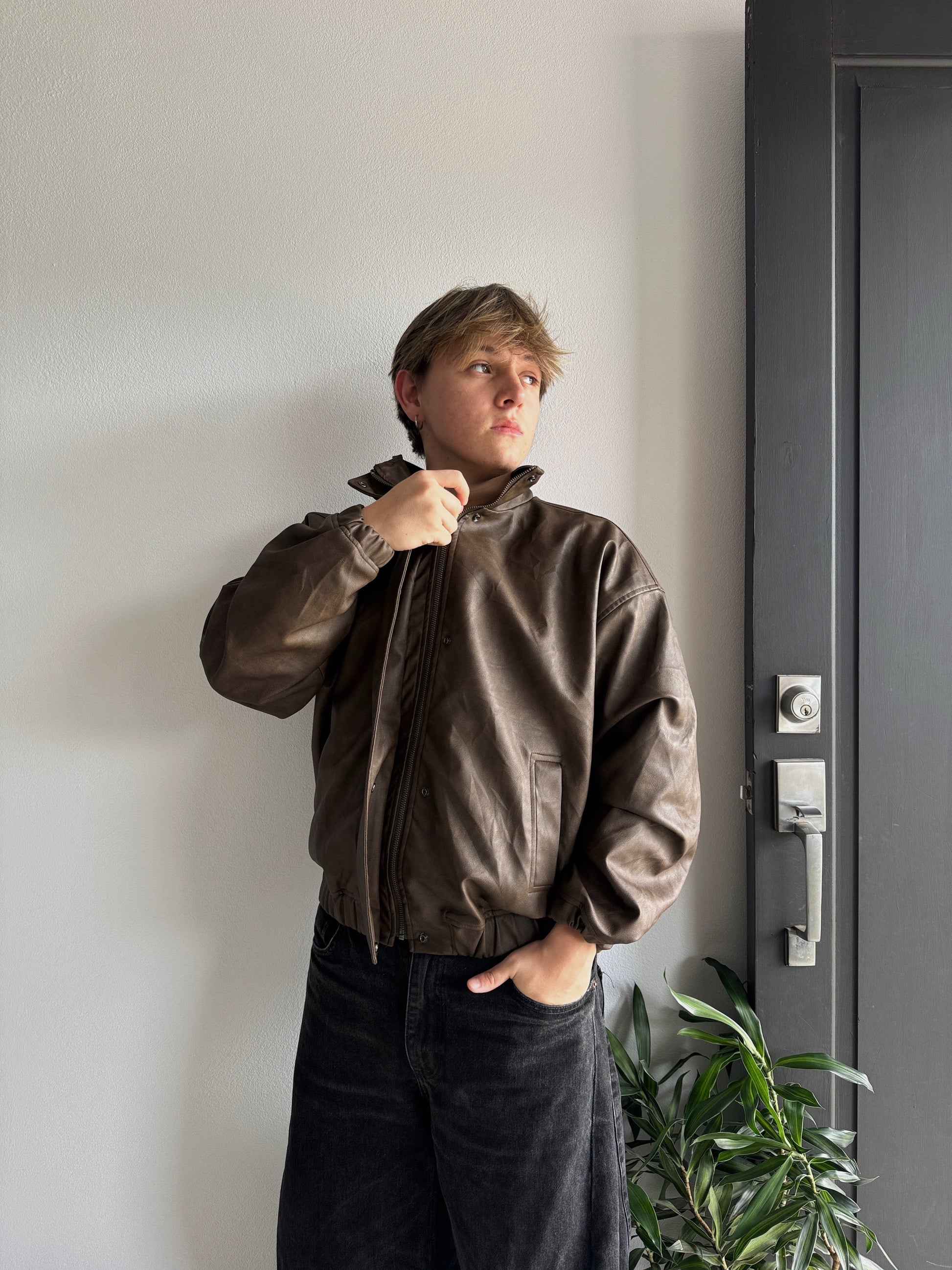 (L) BOMBER TYPE LEATHER JACKET (NEW)