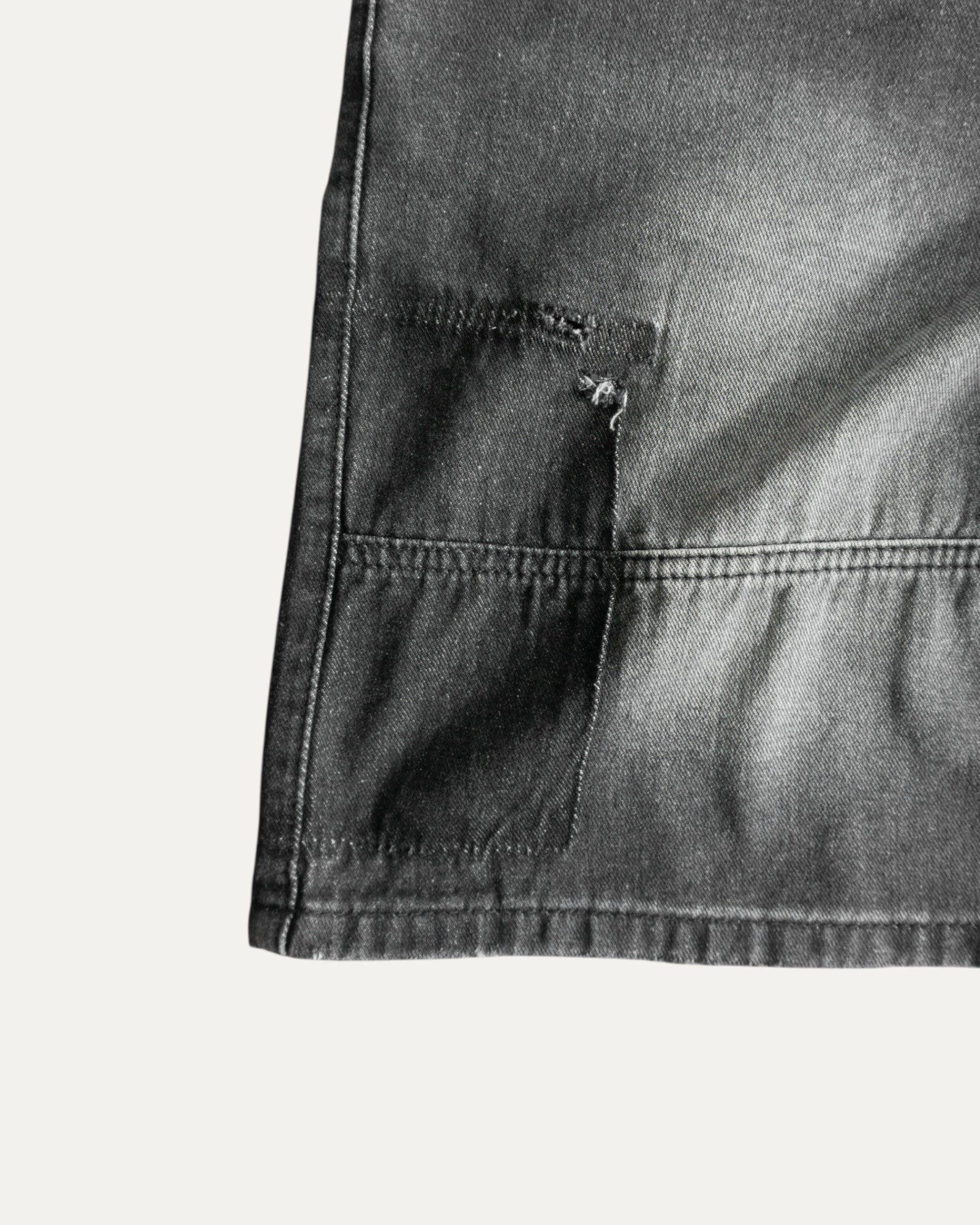 AMAZING FADED DISTRESSED JORTS - 36