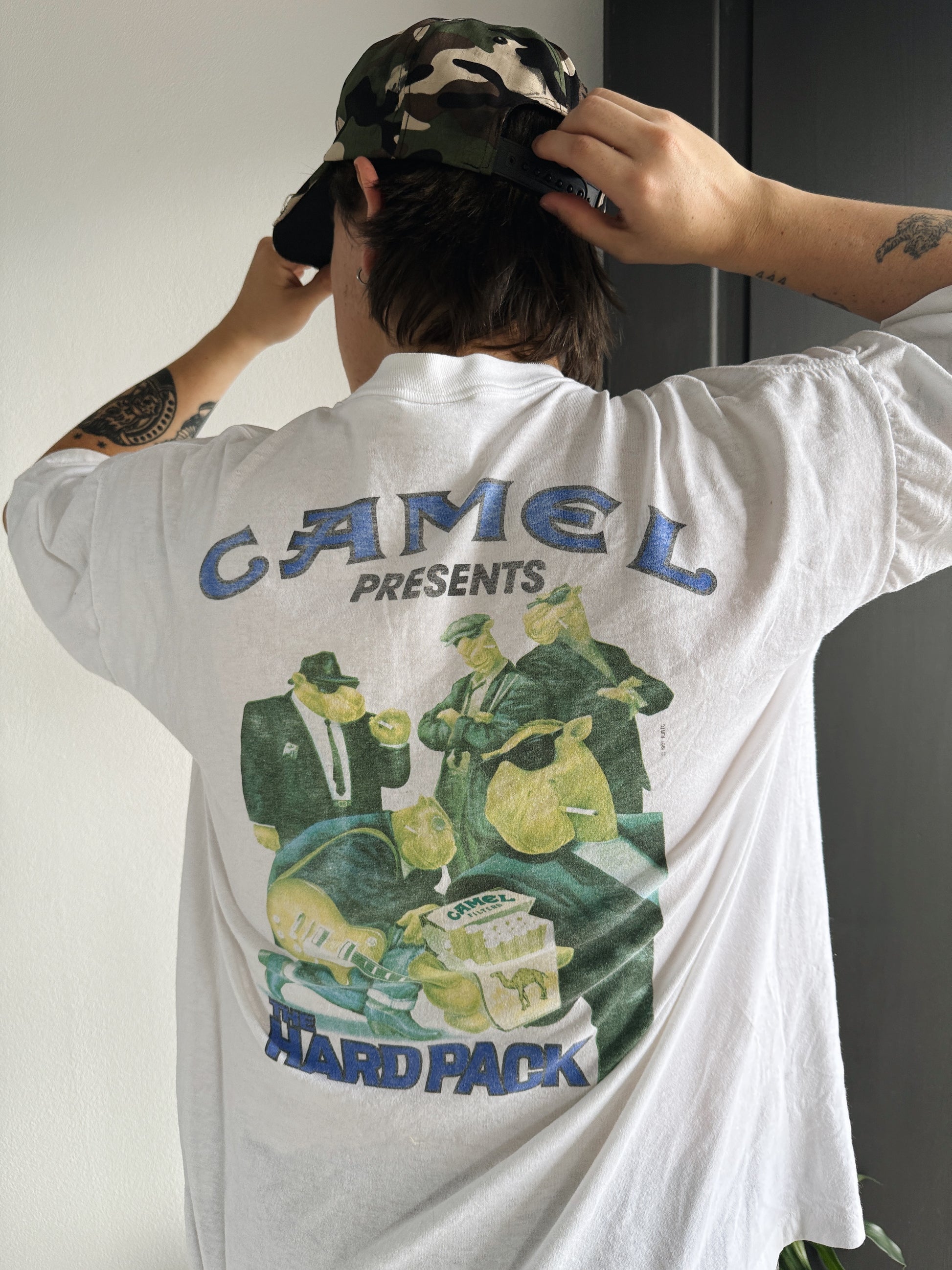 (M) 1991 VINTAGE CAMEL THE HARD PACK POCKET TEE