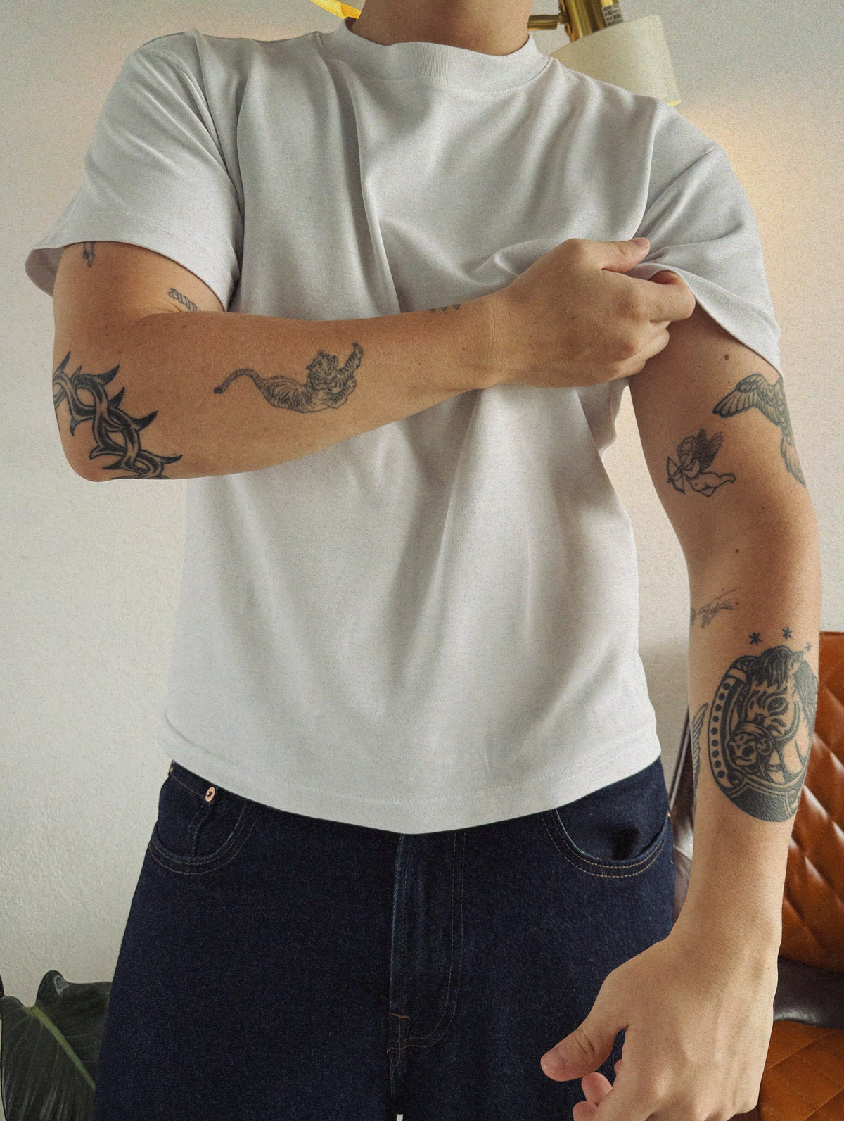 (S/M) UNIQLO WHITE TEE