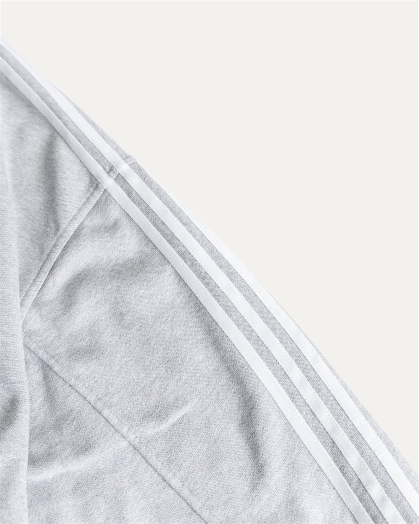 (BOXY M) ADIDAS CREWNECK