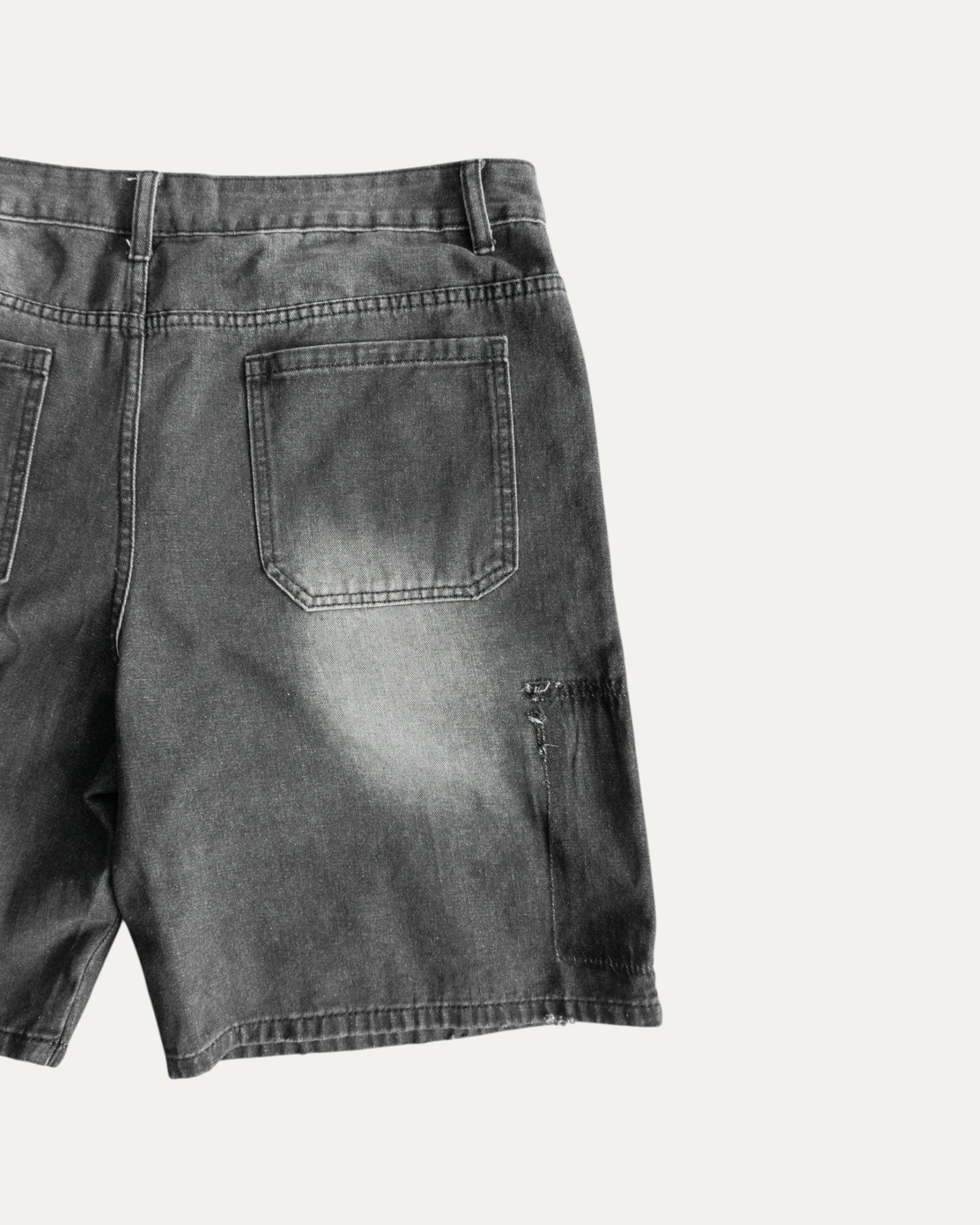 AMAZING FADED DISTRESSED JORTS - 36