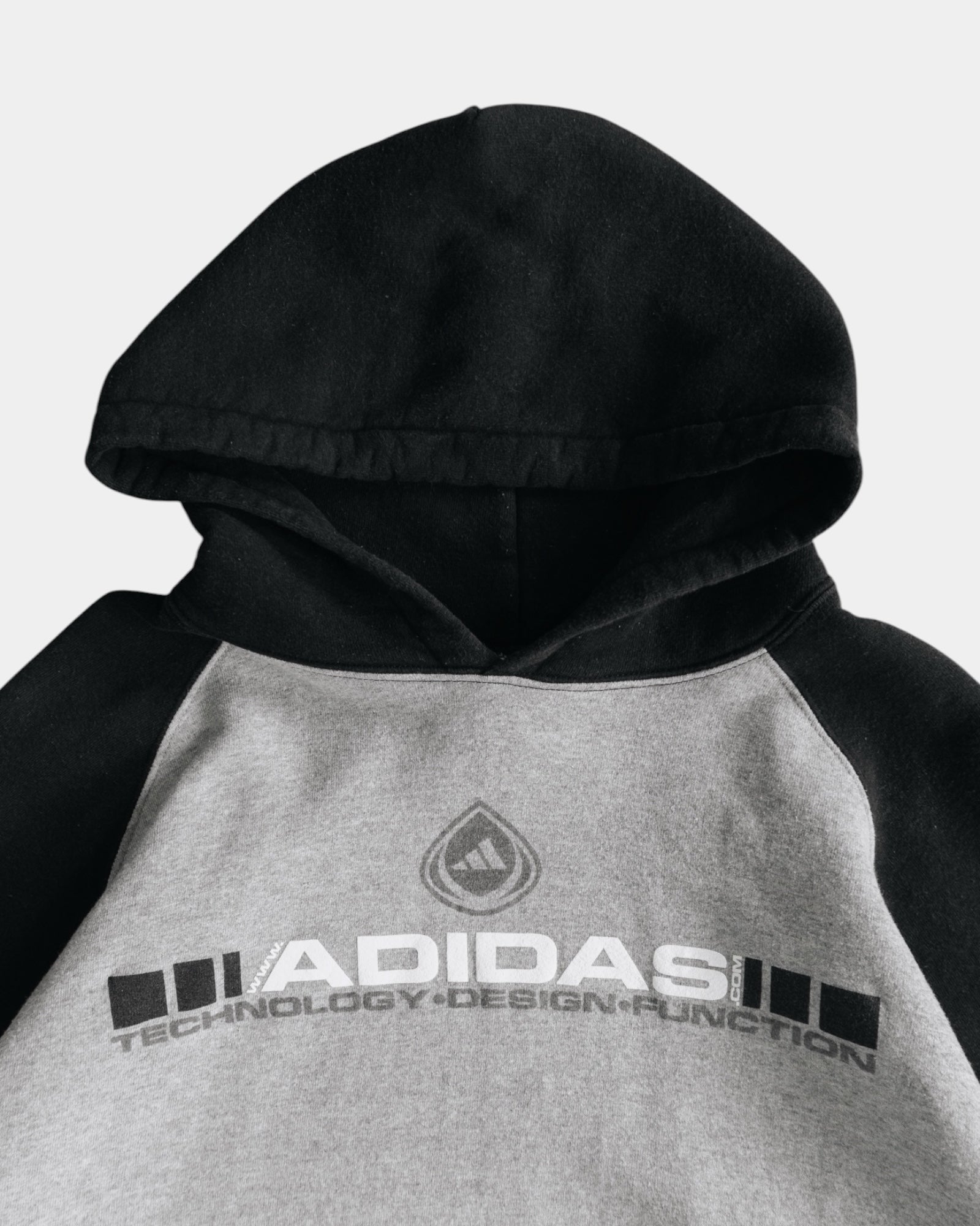 (BOXY L/XL) VINTAGE ADIDAS RETRO HOODIE