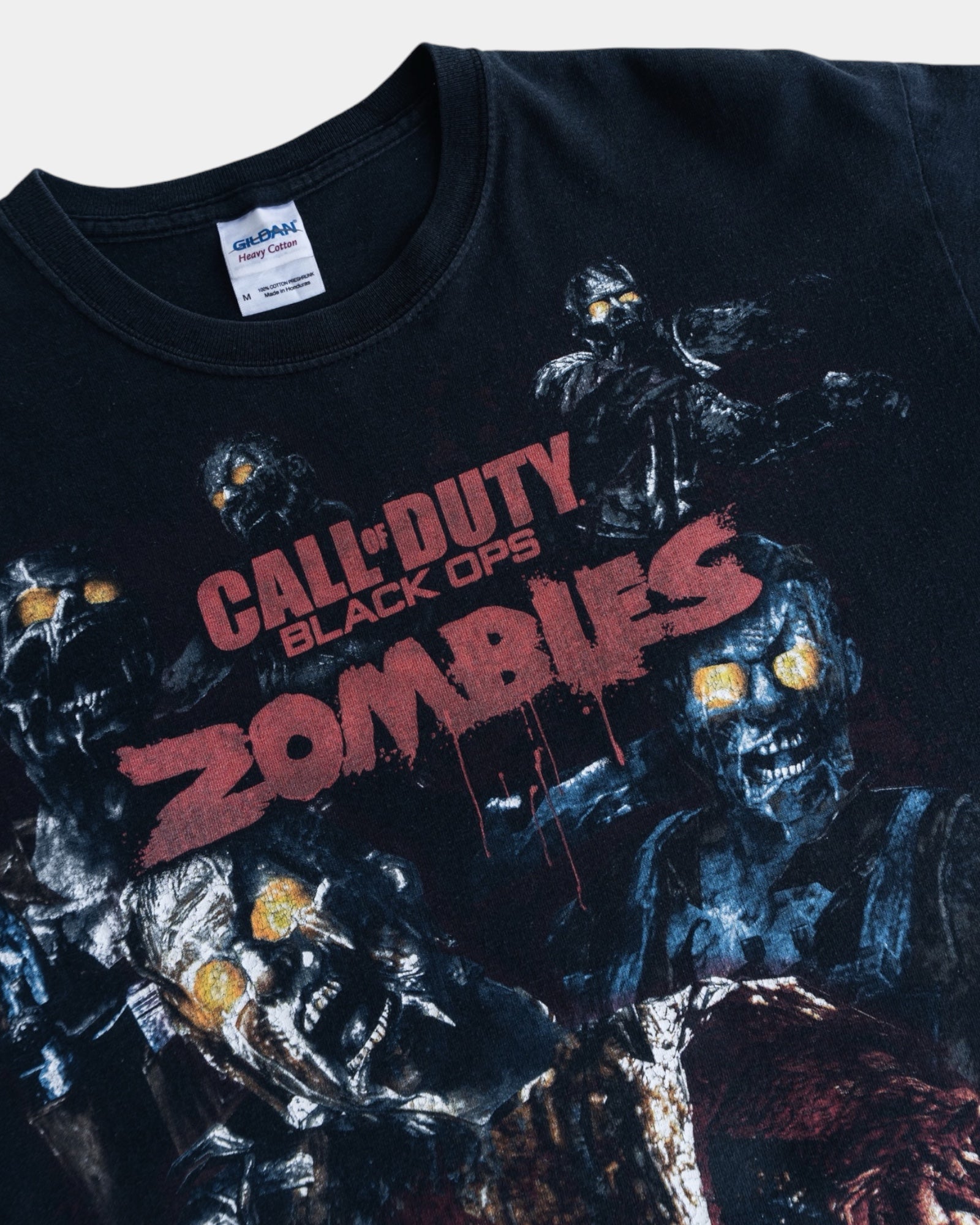 (M) CALL OF DUTY BLACK OPS ZOMBIES AOP TEE