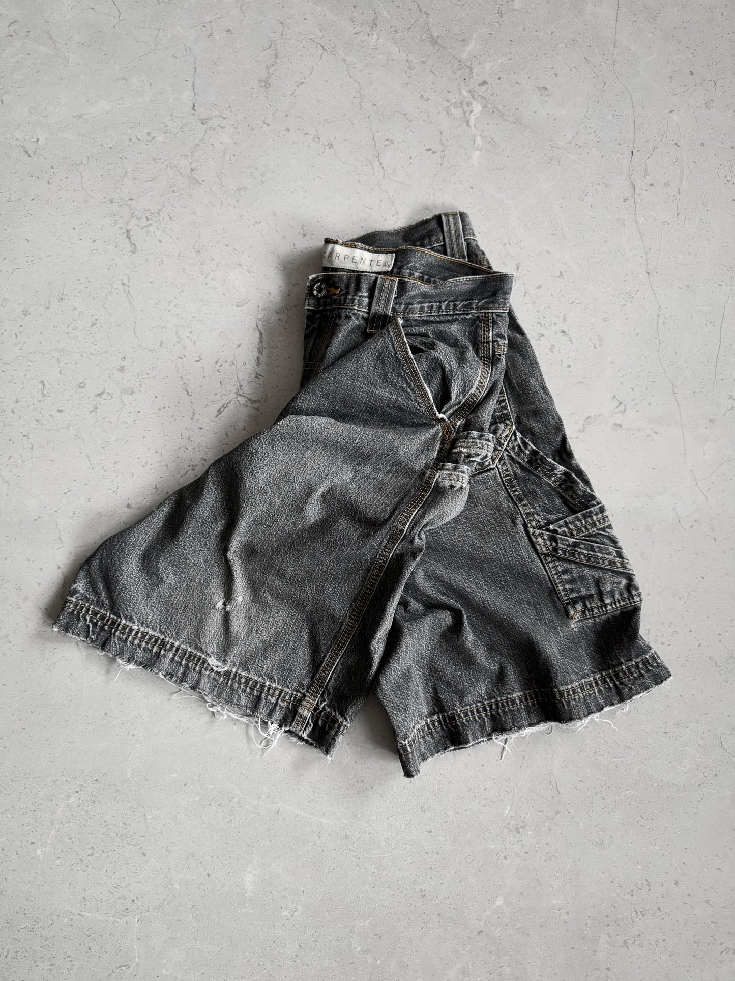 DISTRESSED X FADED SHORT - 32