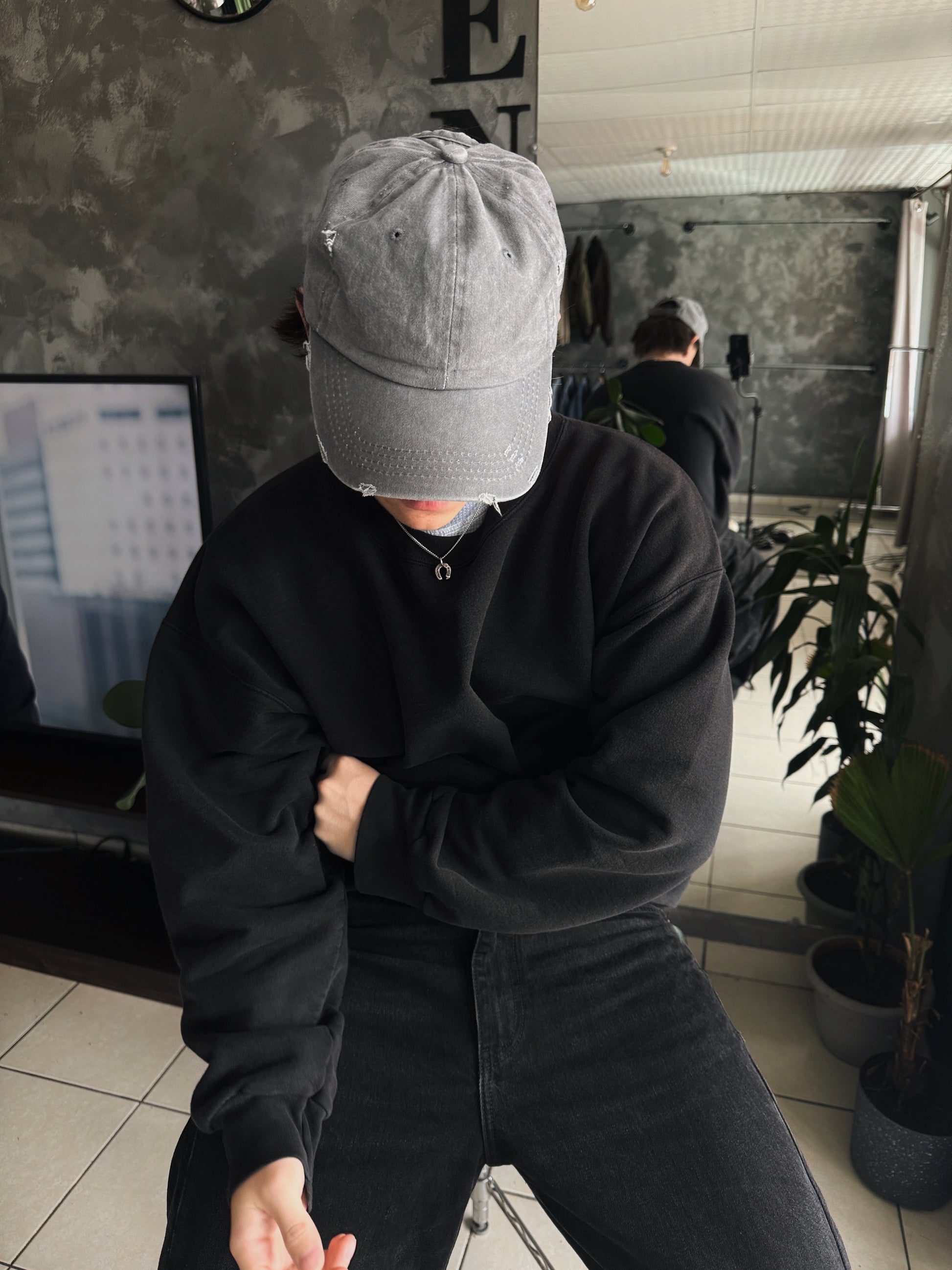 (L) 00’S VINTAGE HANES BLANK CREWNECK