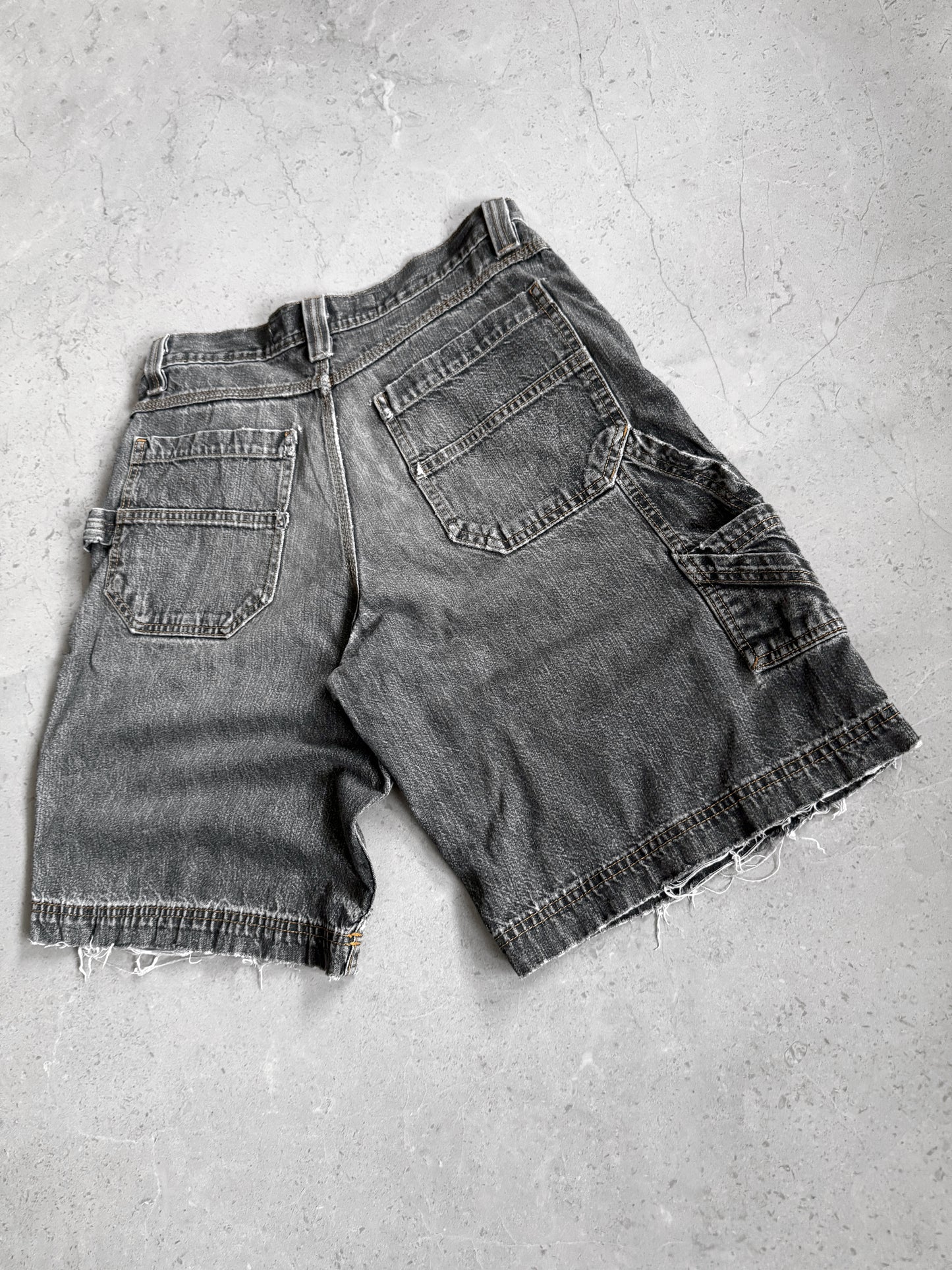 DISTRESSED X FADED SHORT - 32