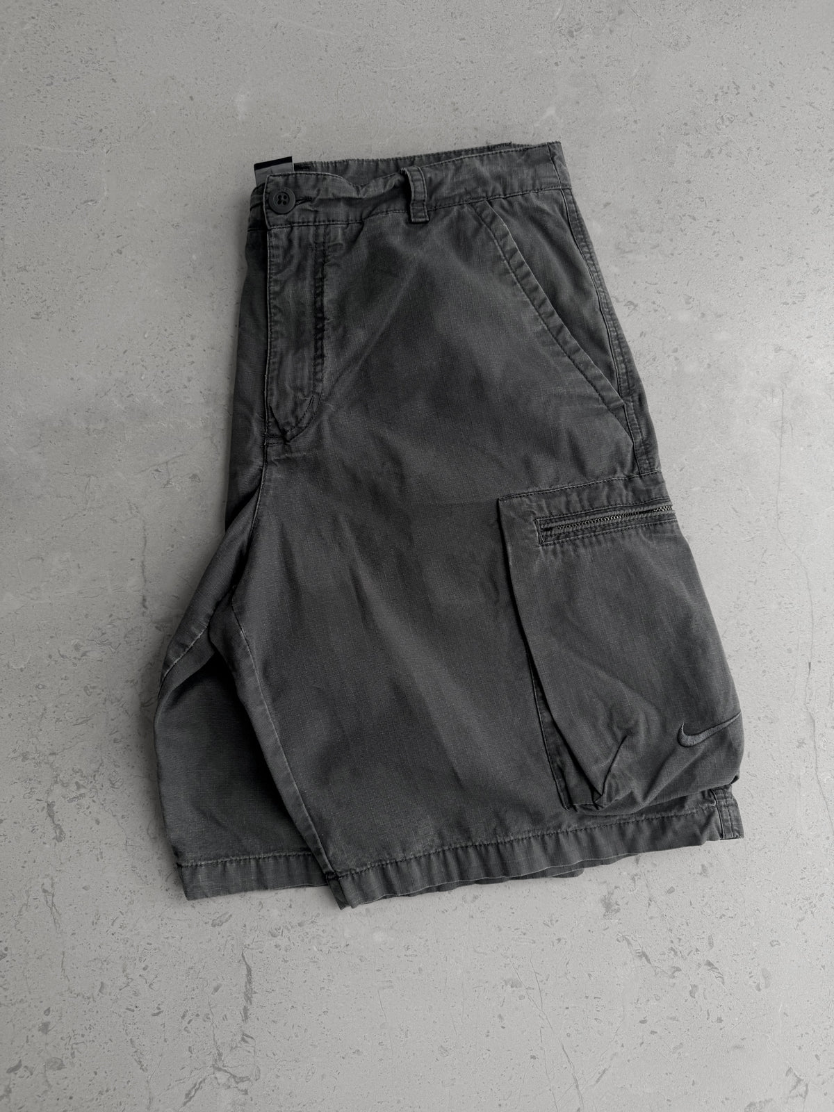 VINTAGE NIKE HIKING CARGO SHORT - 34