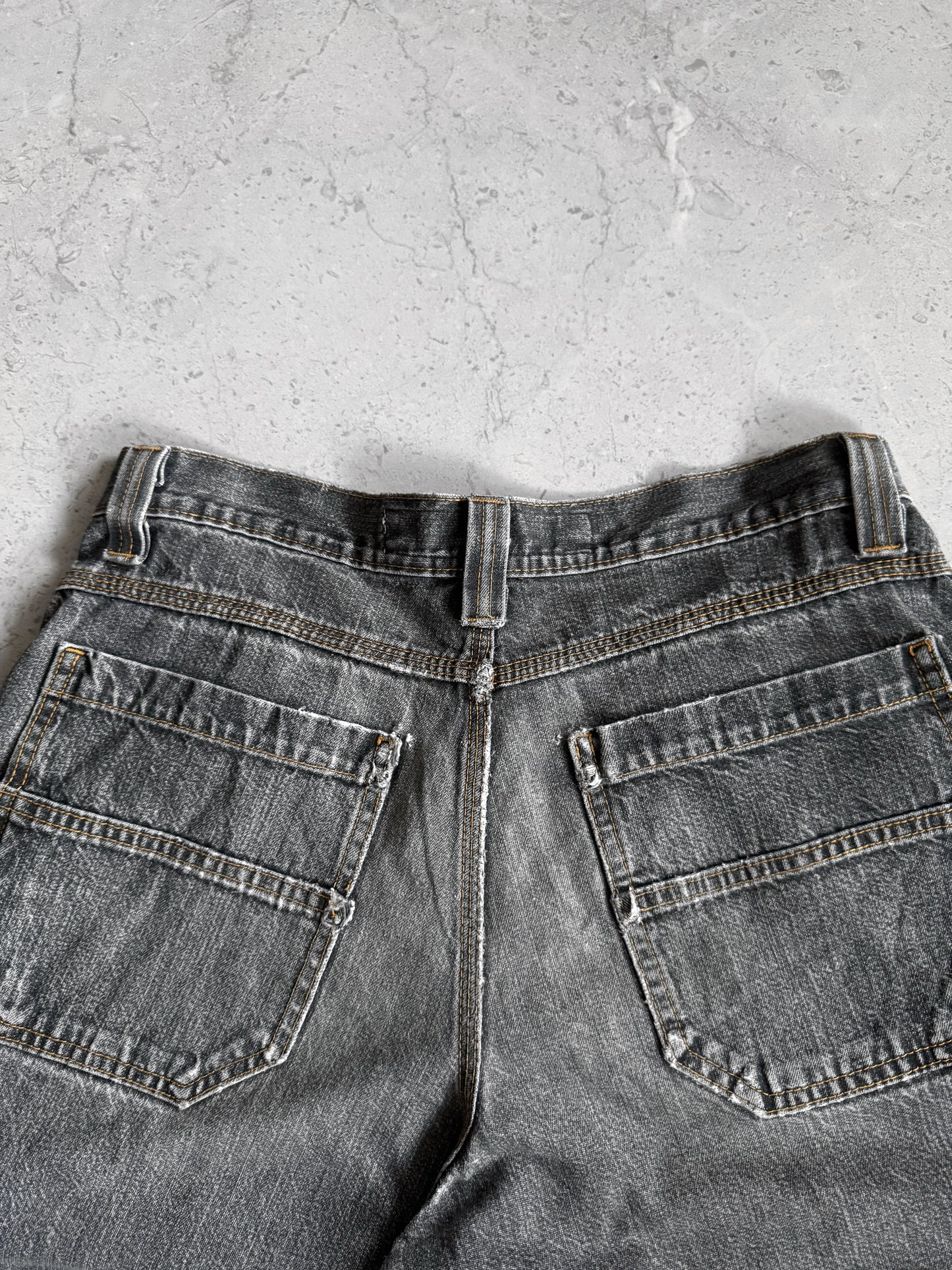 DISTRESSED X FADED SHORT - 32