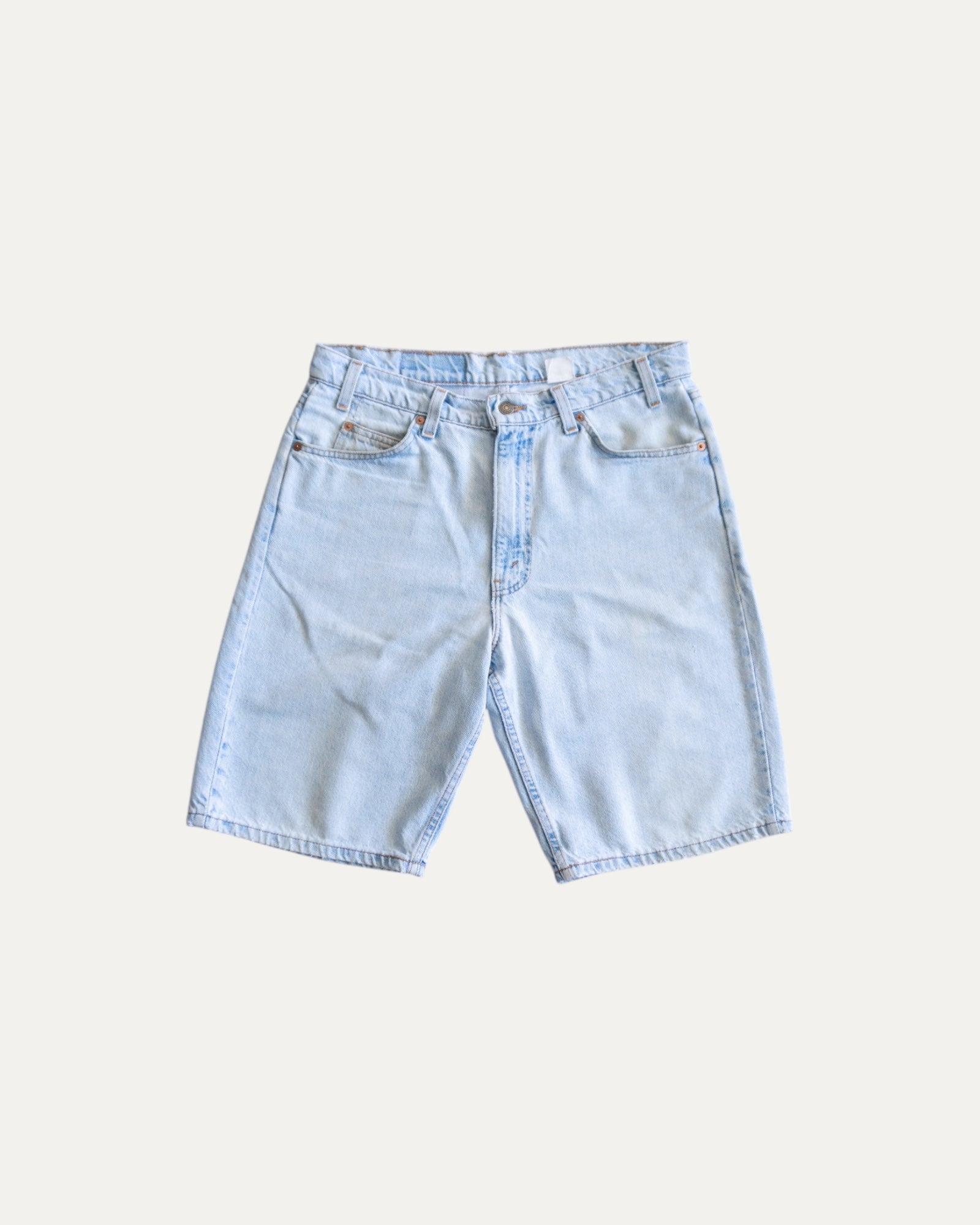 90’S VINTAGE LEVIS WHITE TAG SHORT